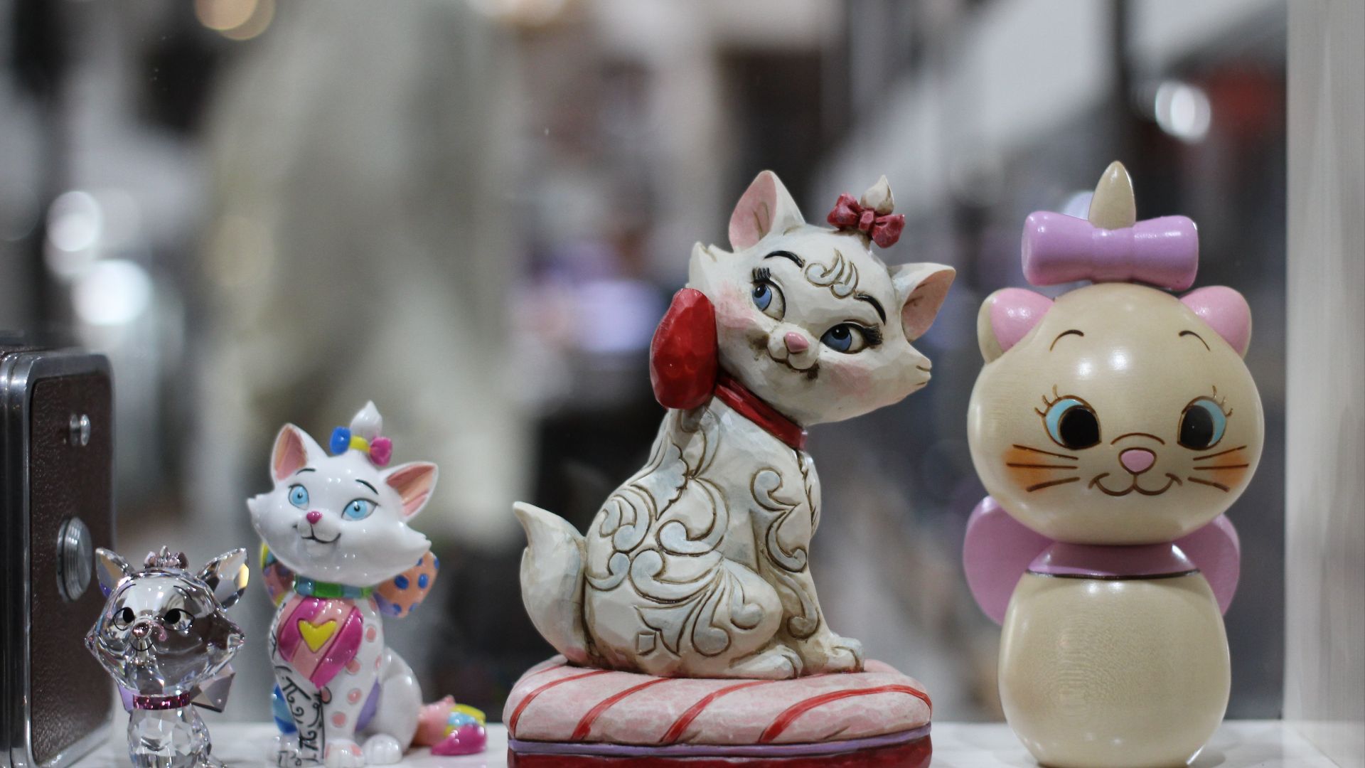 File:Macro Aristocats!! (23529270194).jpg