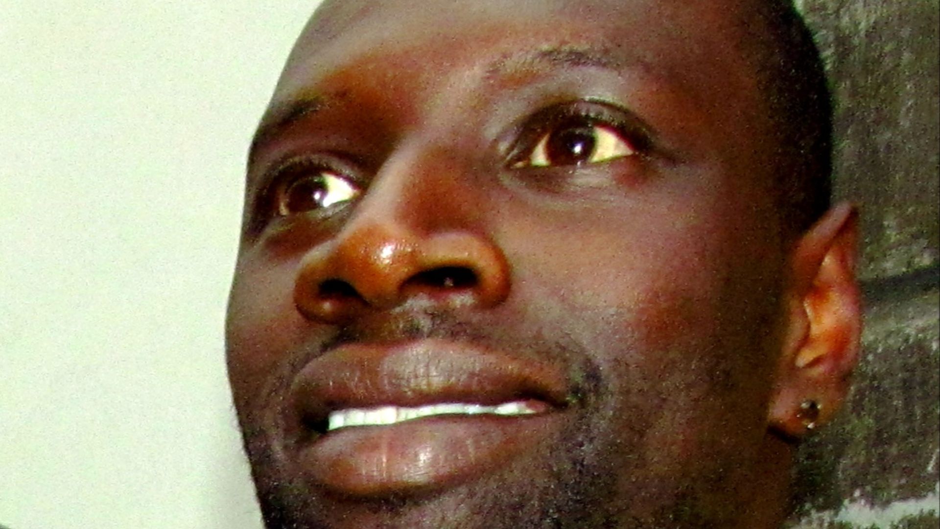 File:Omar Sy en Octobre 2011 pour la présentation de son film