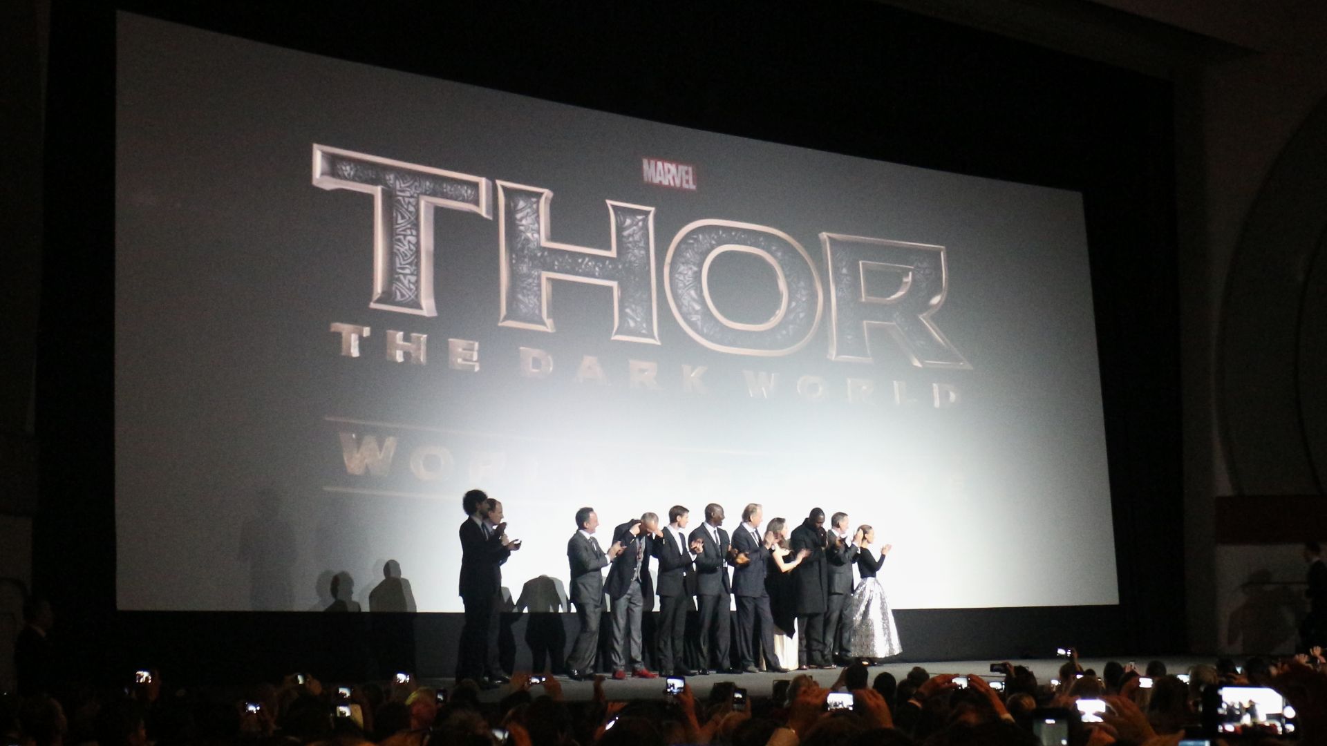File:Thor The Dark World - World Premier photo call (10554179435).jpg