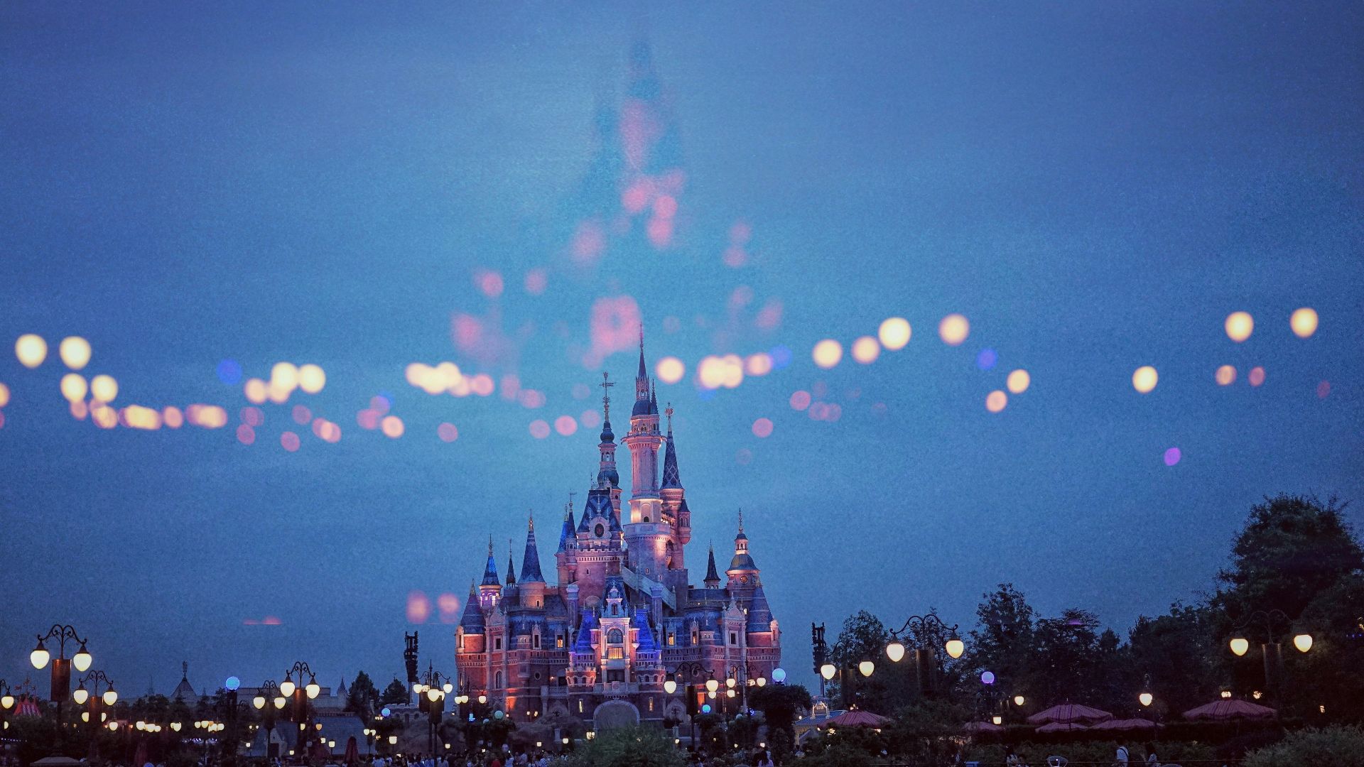 painting of building