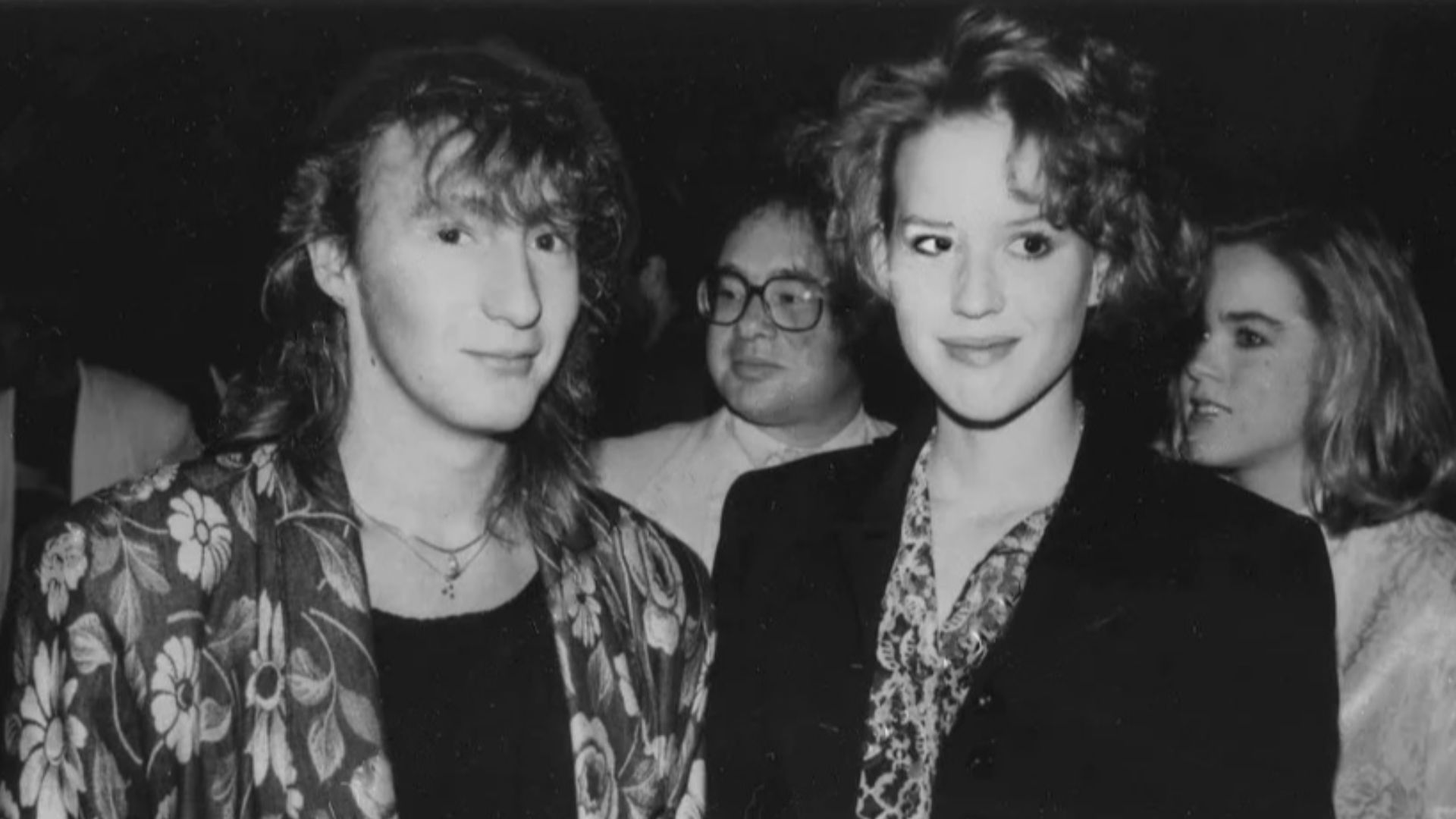 File:Molly Ringwald and Julian Lennon (1985 MCA press photo).jpg