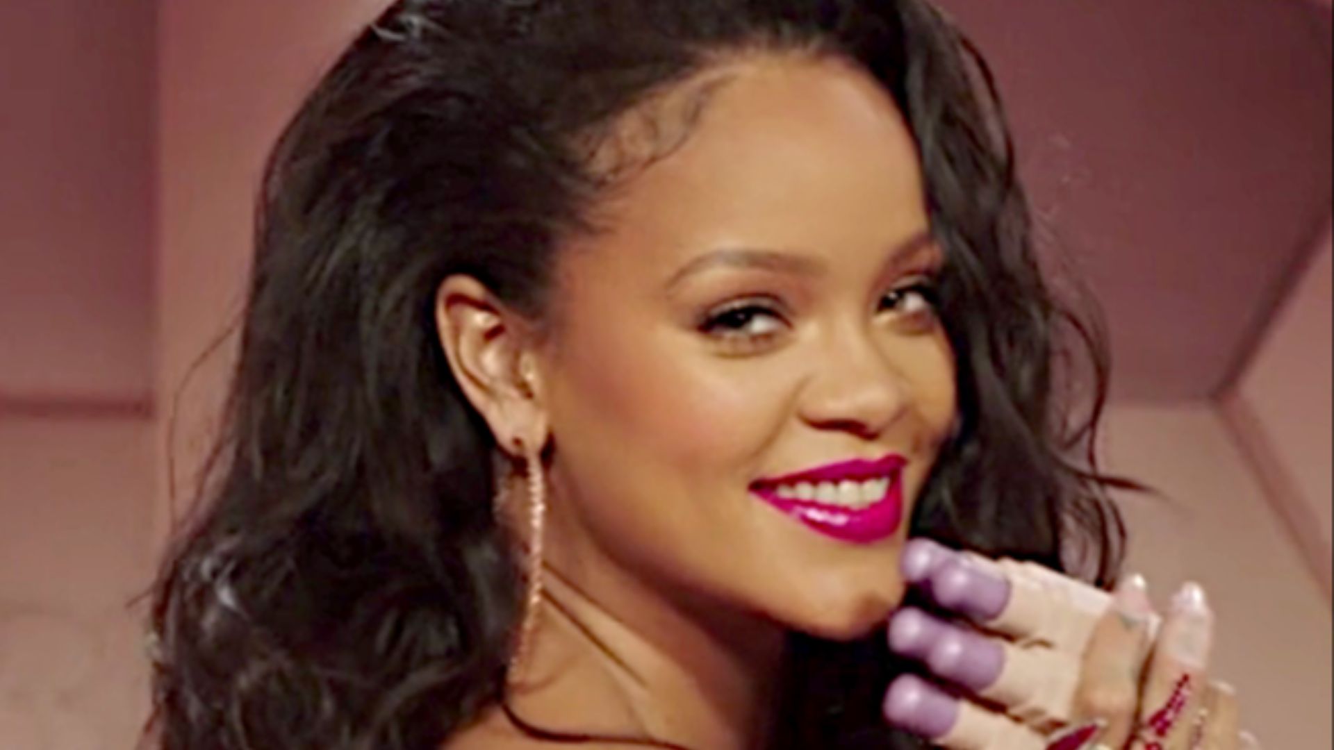 File:Rihanna Fenty 2018.png