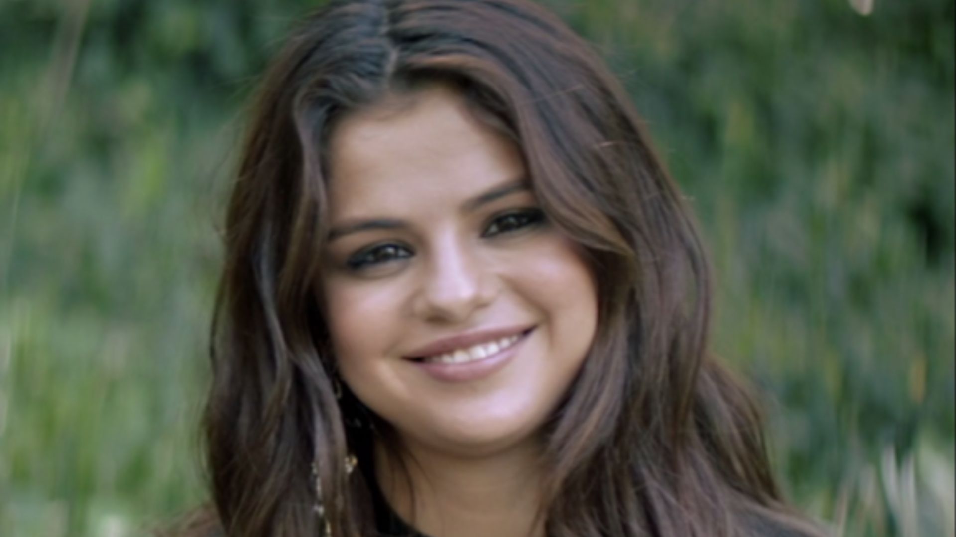 File:Selena Gomez 2016.png