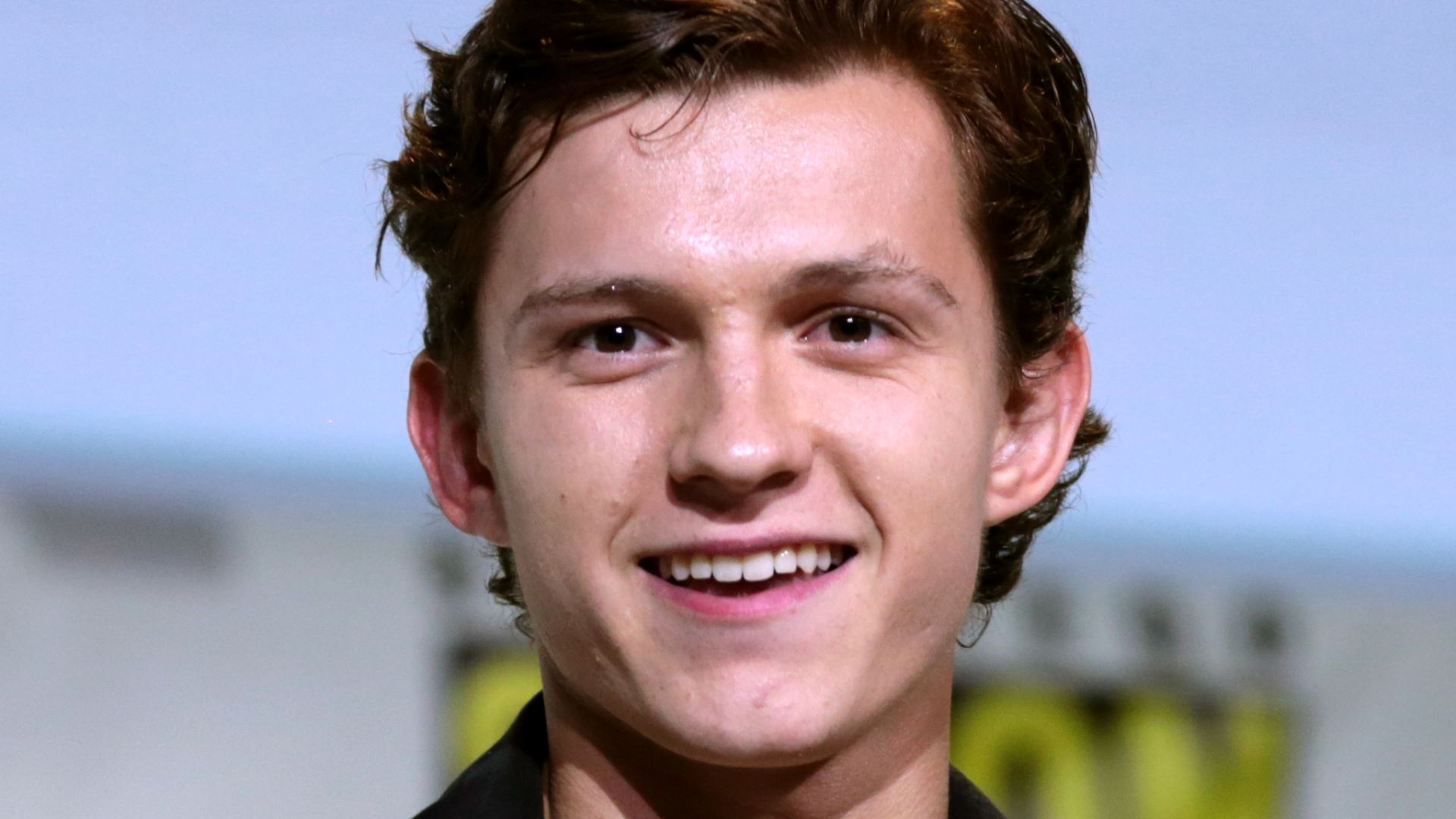 File:Tom Holland by Gage Skidmore.jpg
