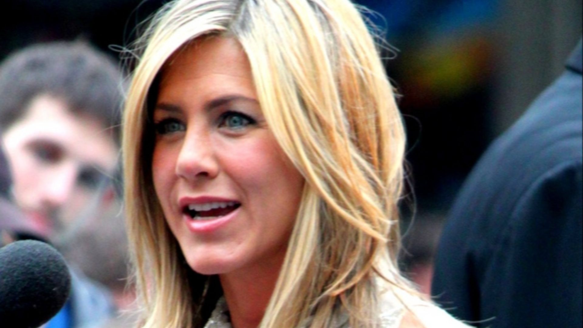 File:Jennifer Aniston 2011.jpg
