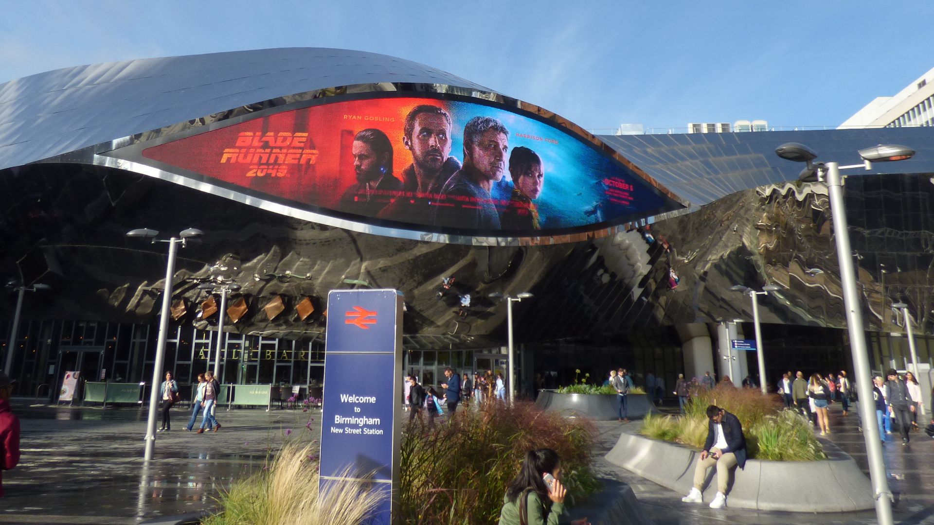 File:Birmingham New Street Station - Blade Runner 2049 (cropped).jpg