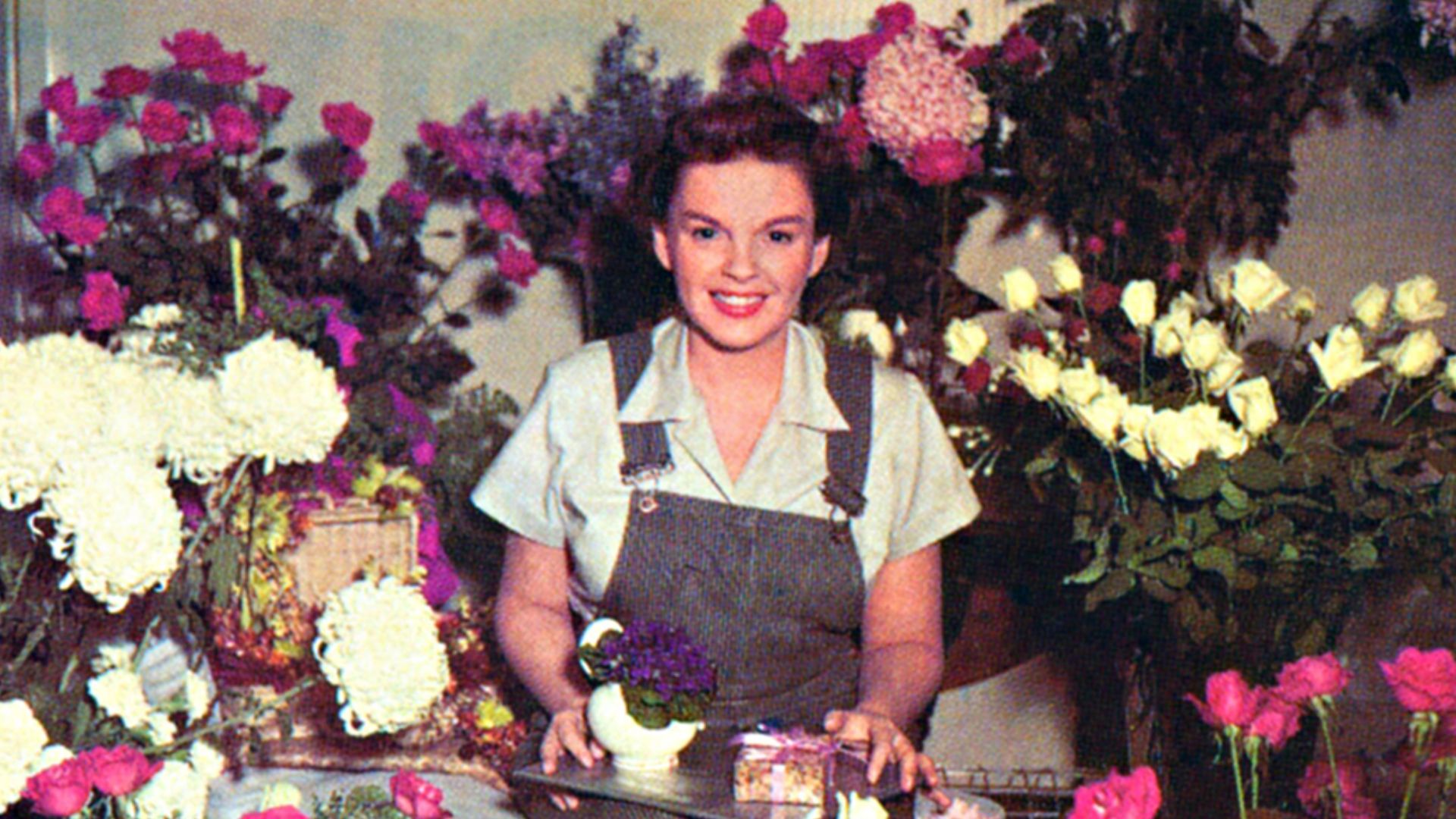 File:Garland on set.webp