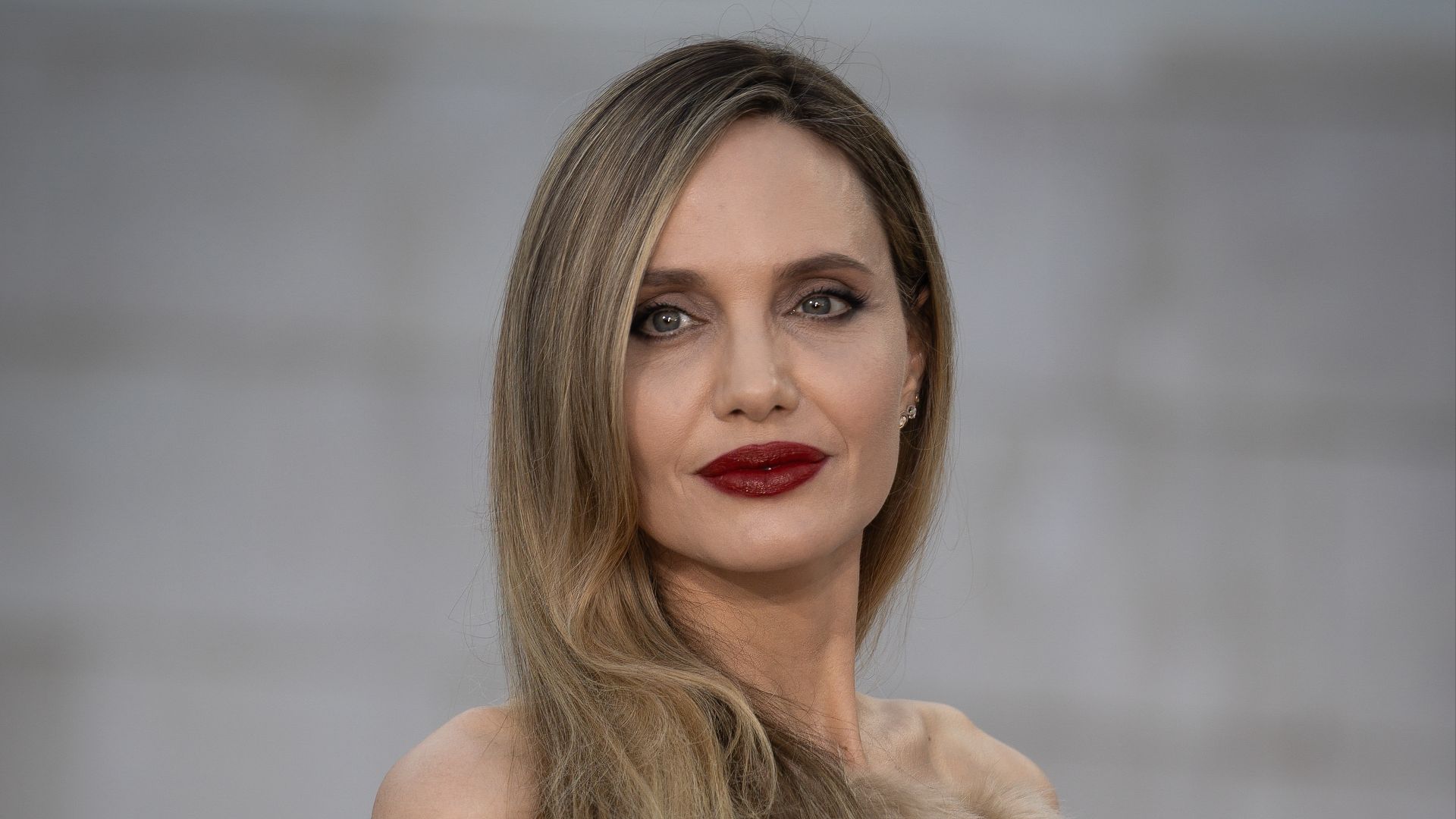 File:Angelina Jolie-643521.jpg