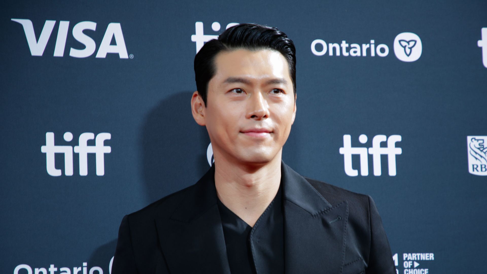 File:Hyun Bin at the 2024 Toronto International Film Festival. 03.jpg