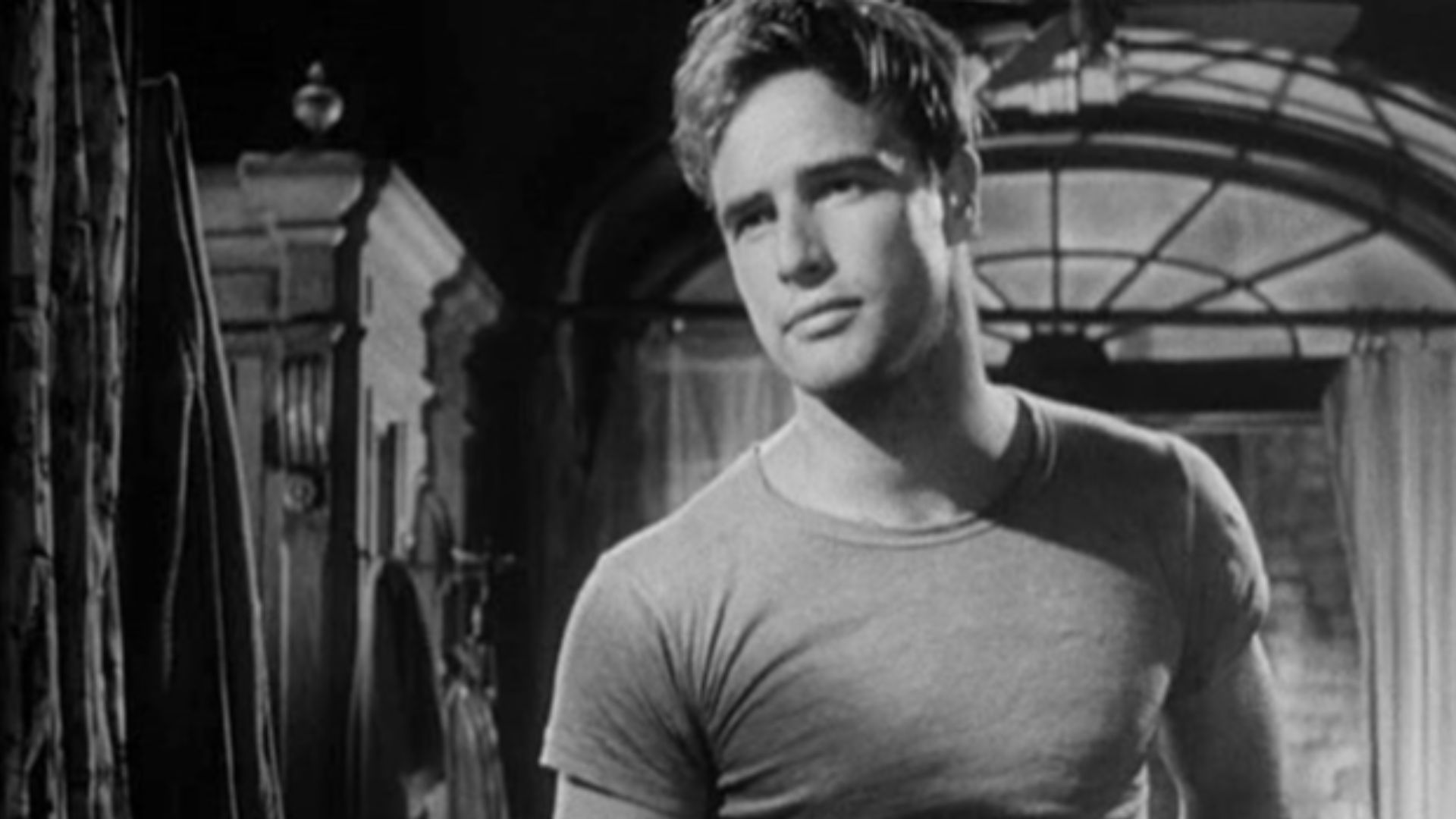 File:Marlon Brando in 'Streetcar named Desire' trailer.jpg