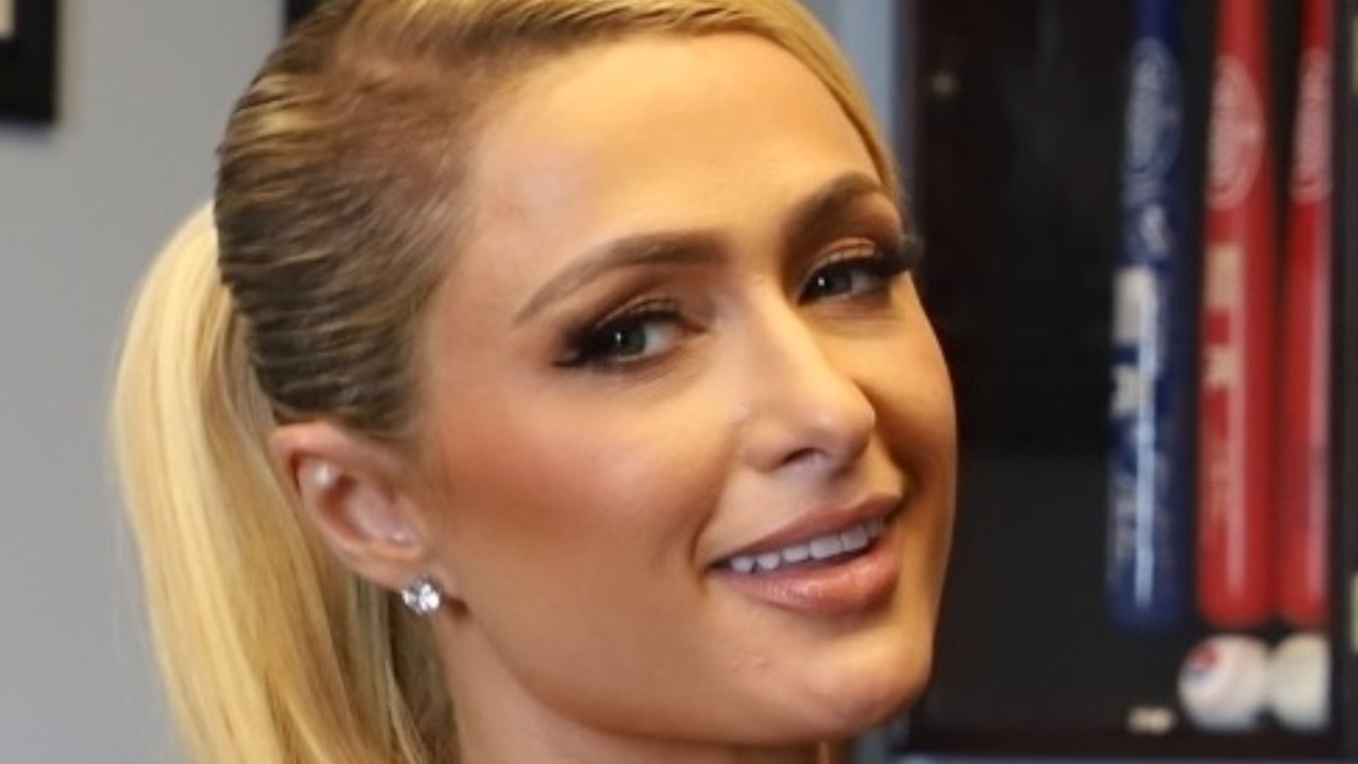 File:Paris Hilton at the US Capitol (cropped).jpg