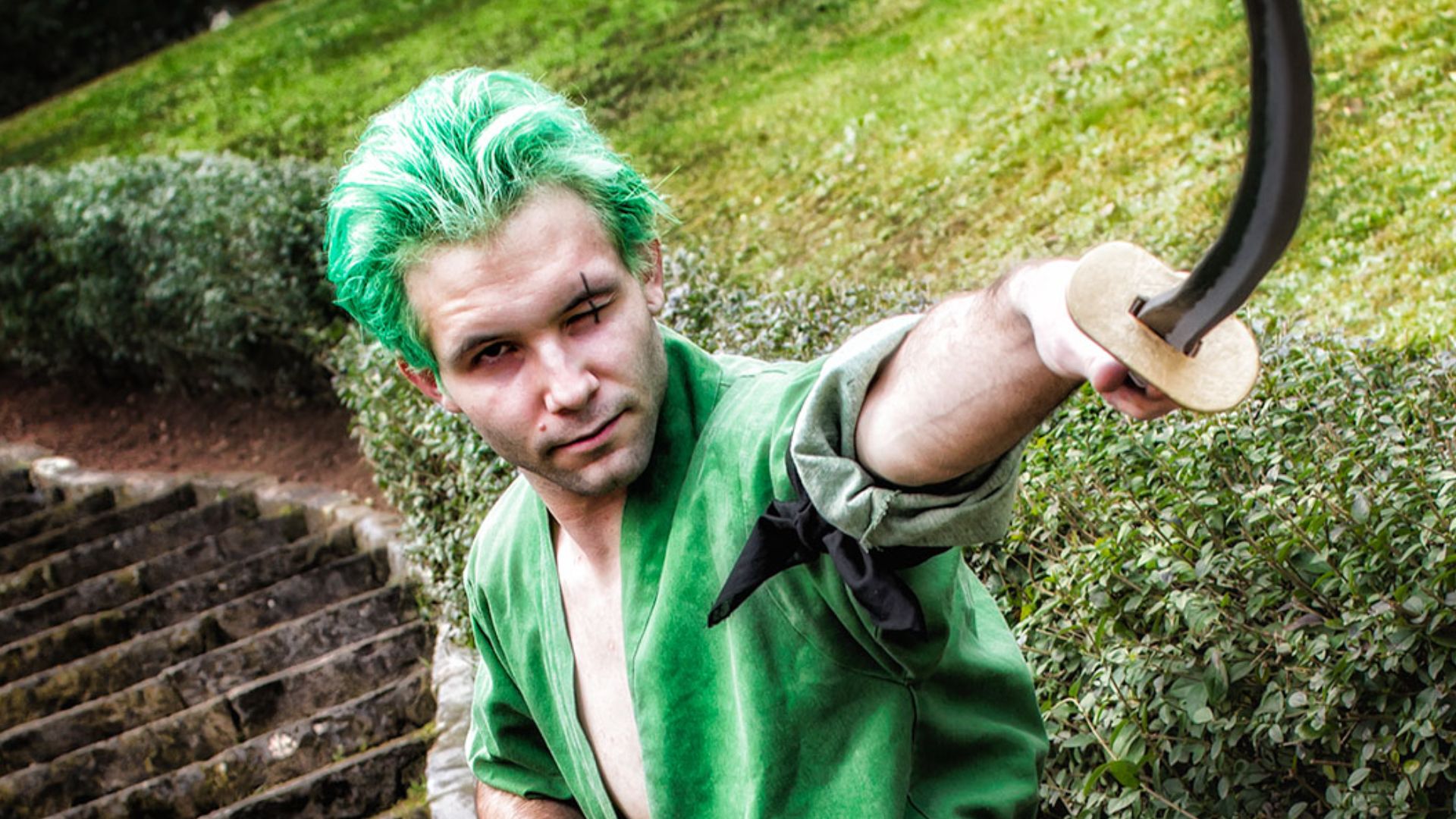 File:Cosplay Roronoa Zoro - One Piece - 32677422840.jpg