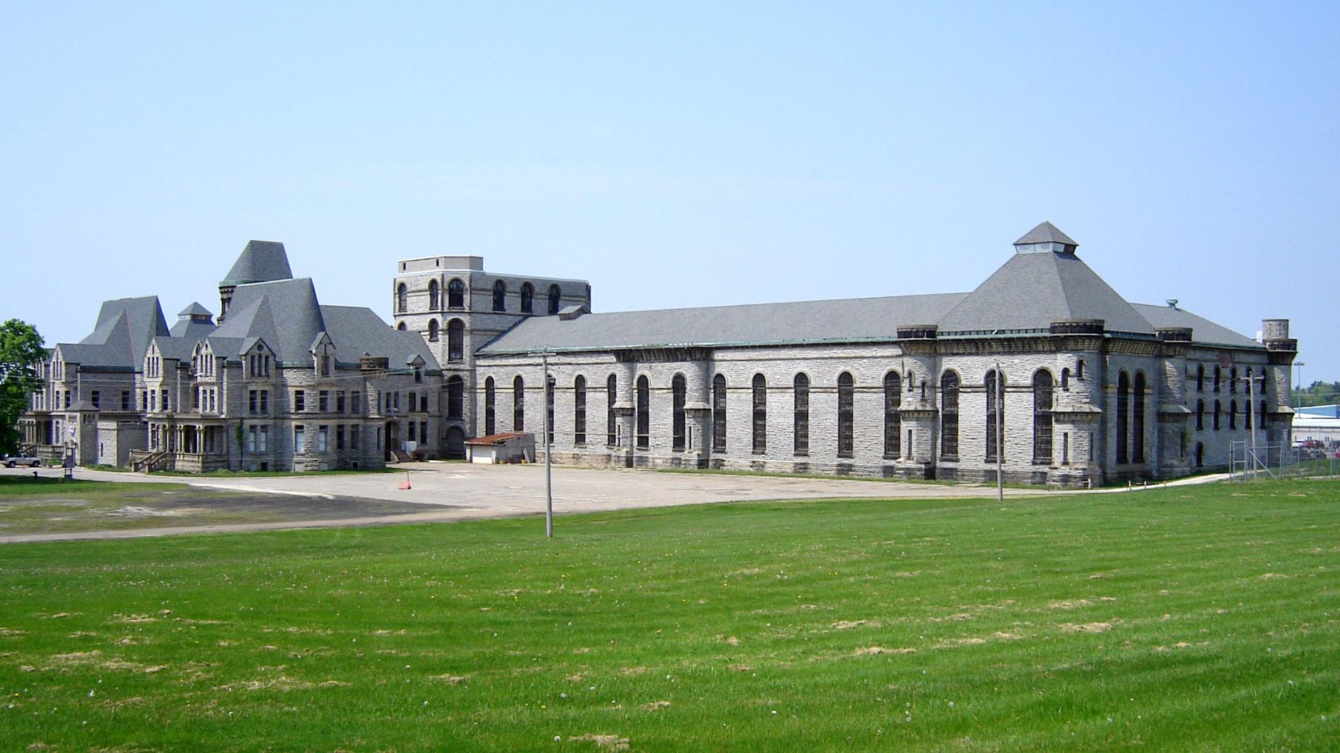 File:Mansfield OH - Reformatory - Closed.jpg