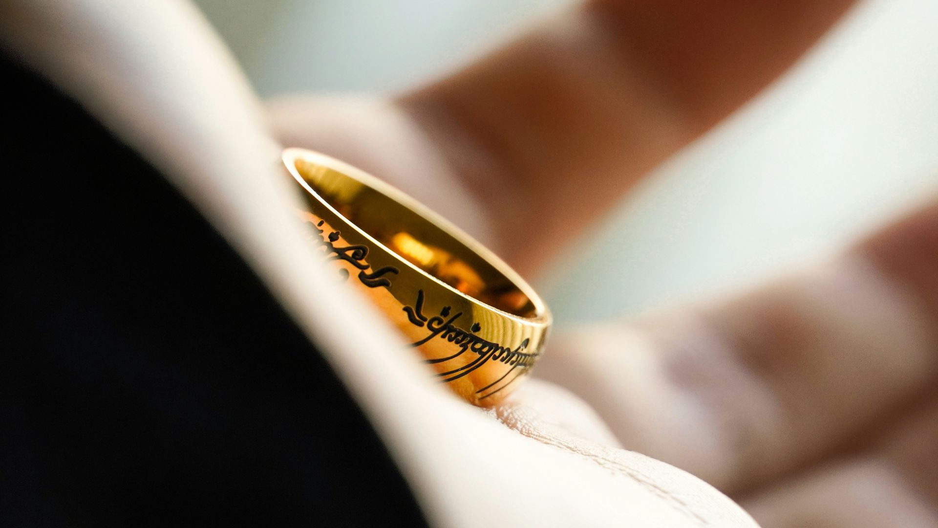 gold and silver wedding band