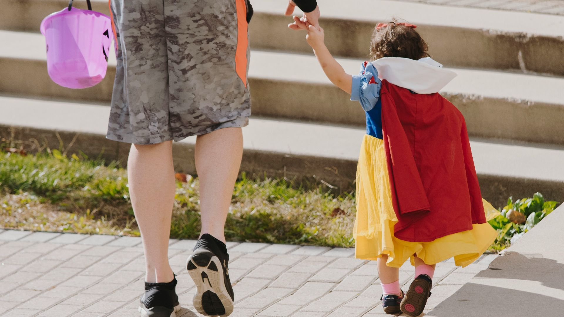 toddler wearing snow white costume