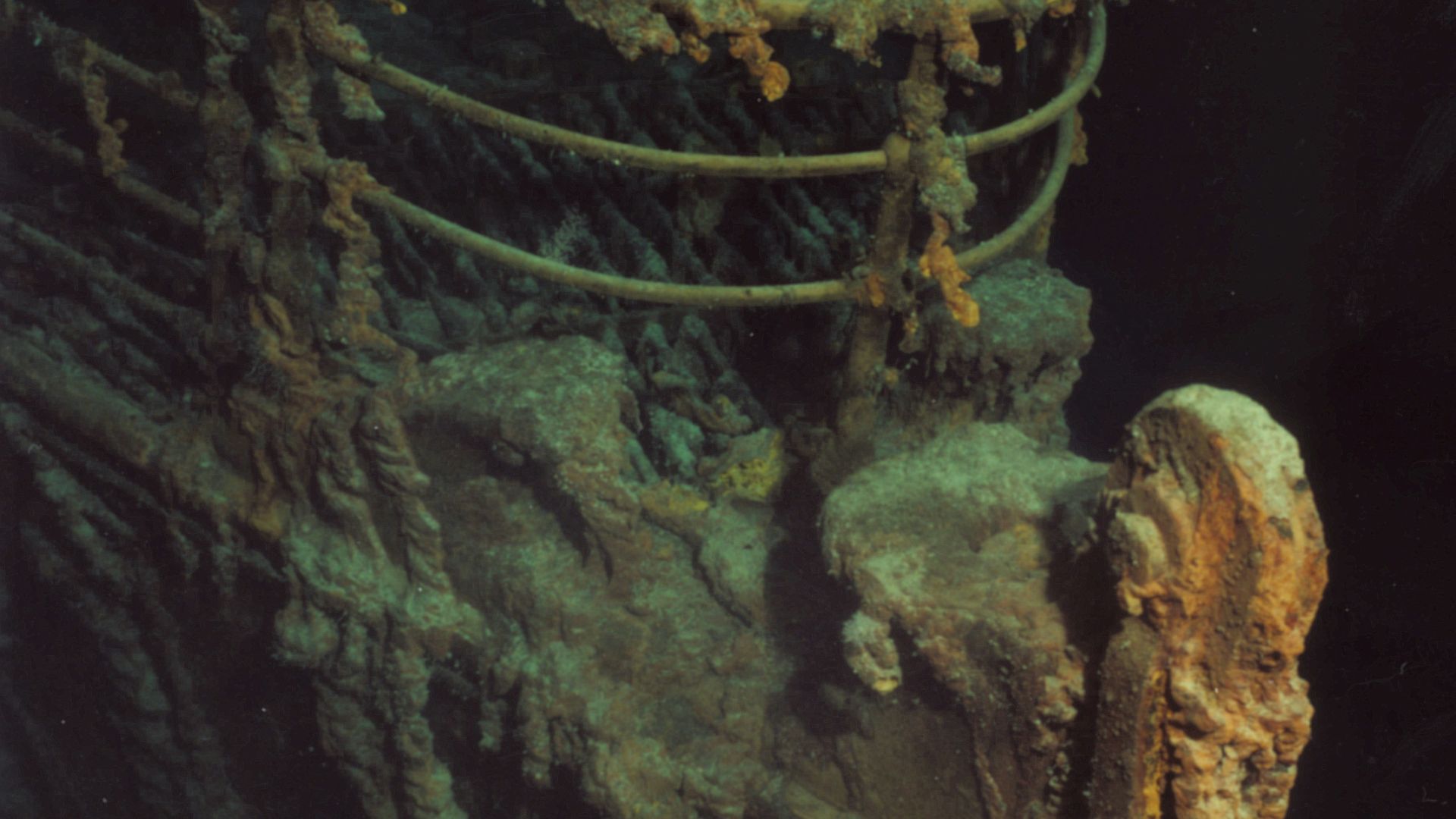 underwater photography of titanic
