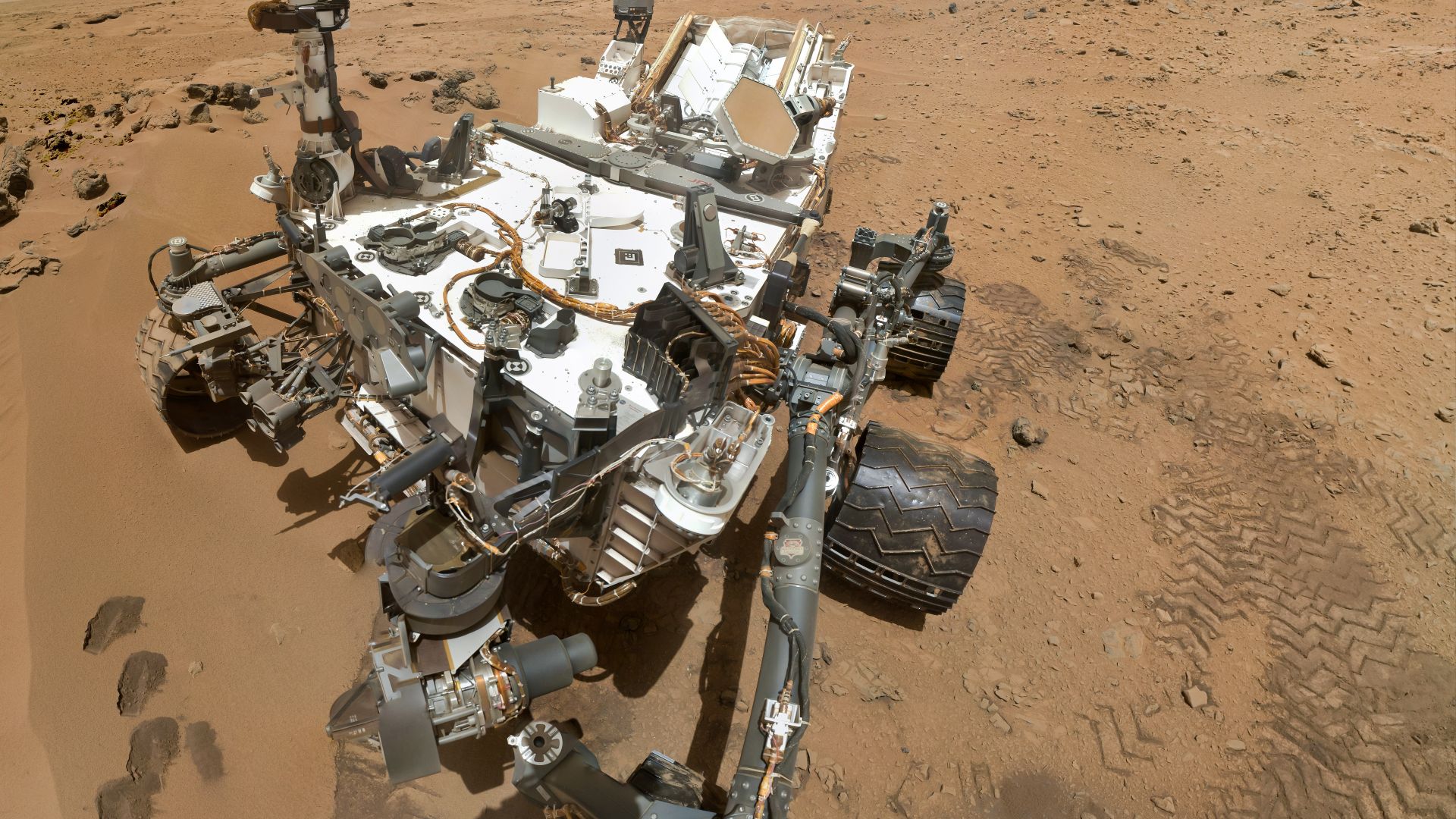 File:PIA16239 High-Resolution Self-Portrait by Curiosity Rover Arm Camera.jpg