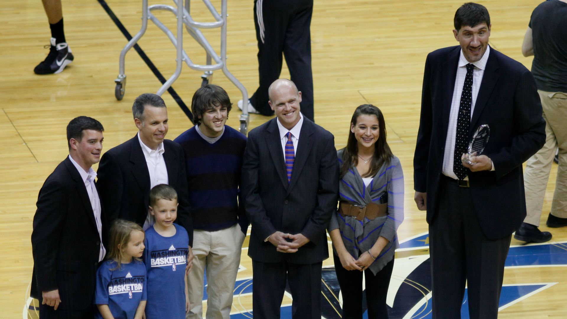 File:Gheorghe Muresan Verizon Center 2010.jpg