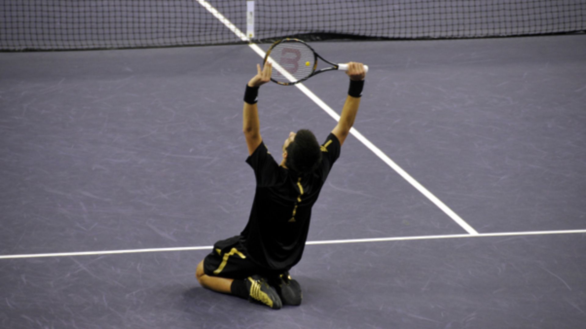 File:Novak Djokovic during the 2008 Tennis Masters Cup final2.jpg