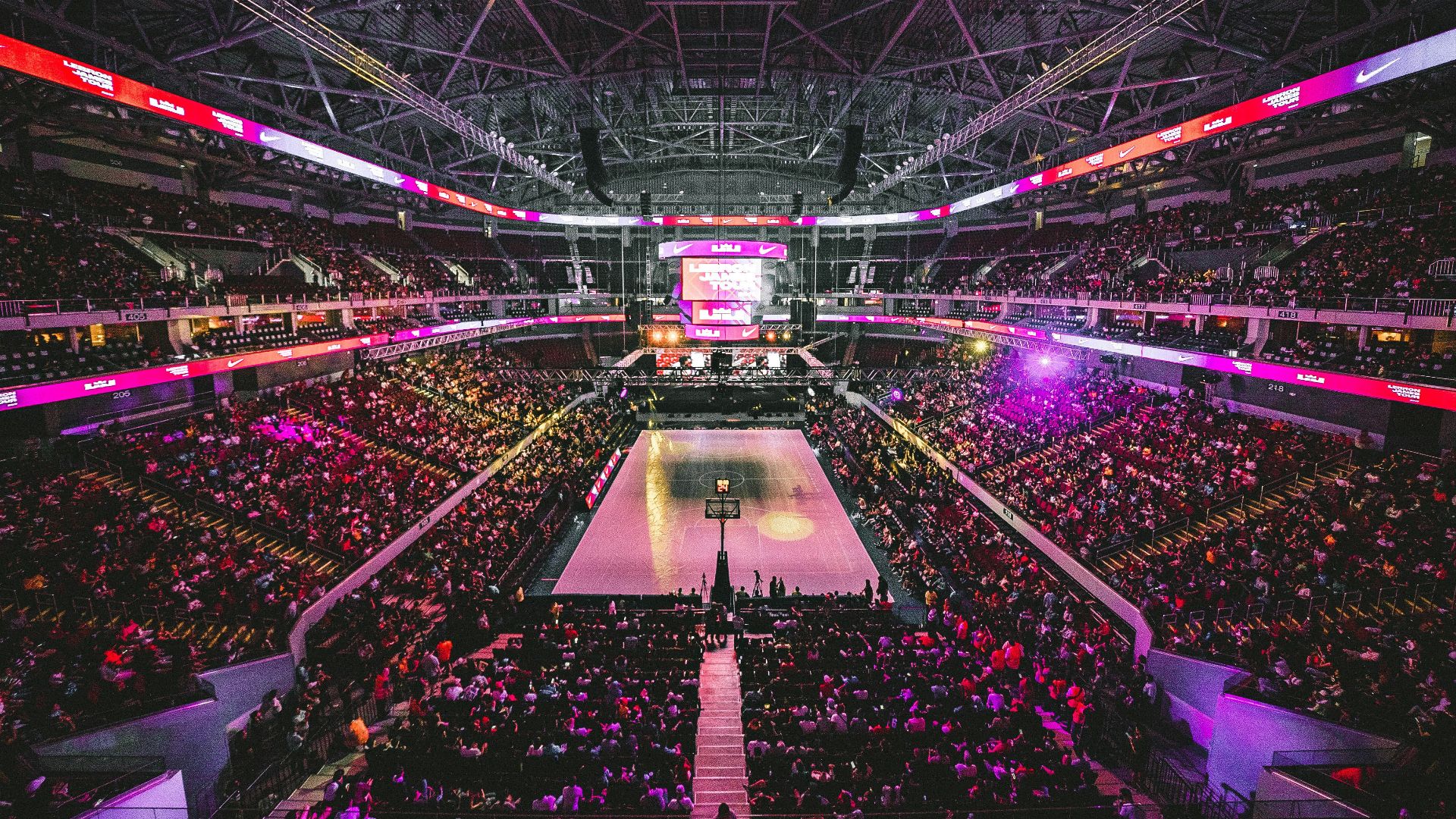 people inside the basketball court