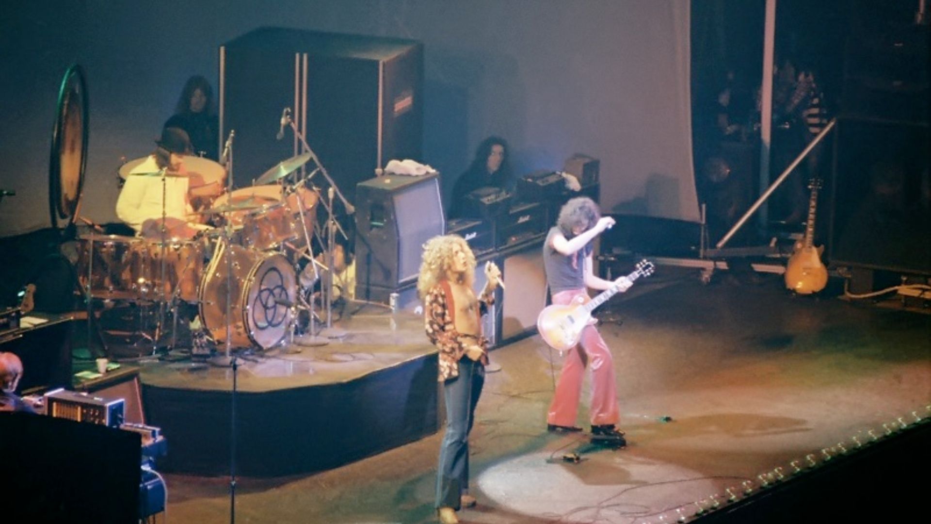 File:LedZeppelinChicago75.jpg