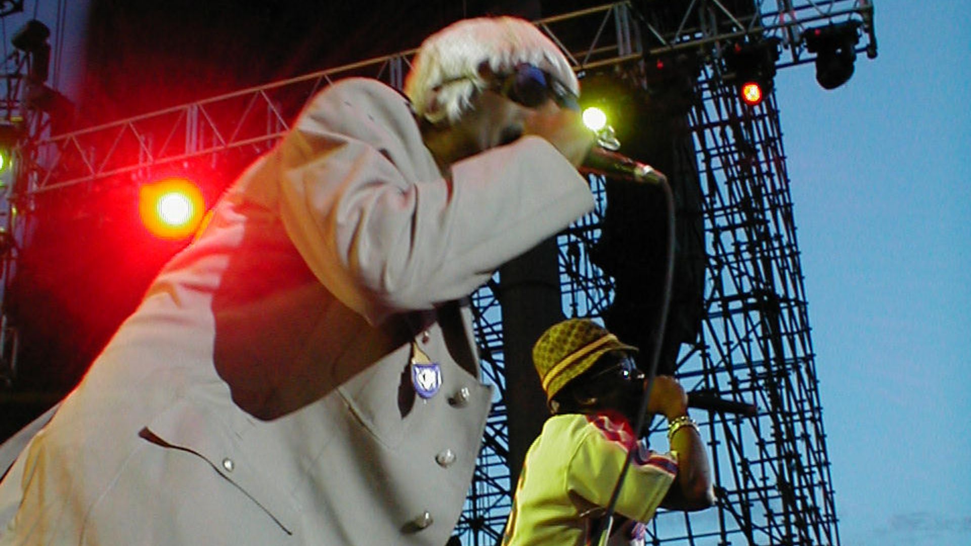 File:OutKast 2001.jpg