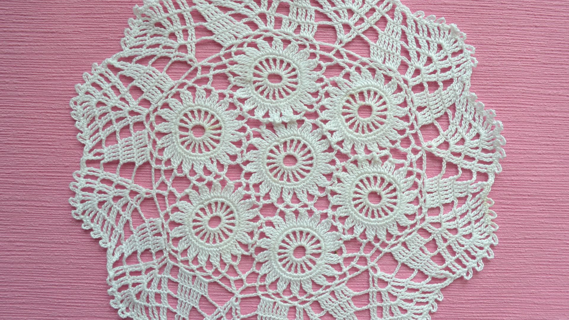 File:Doilies - Lučenec (Slovakia) 4.jpg