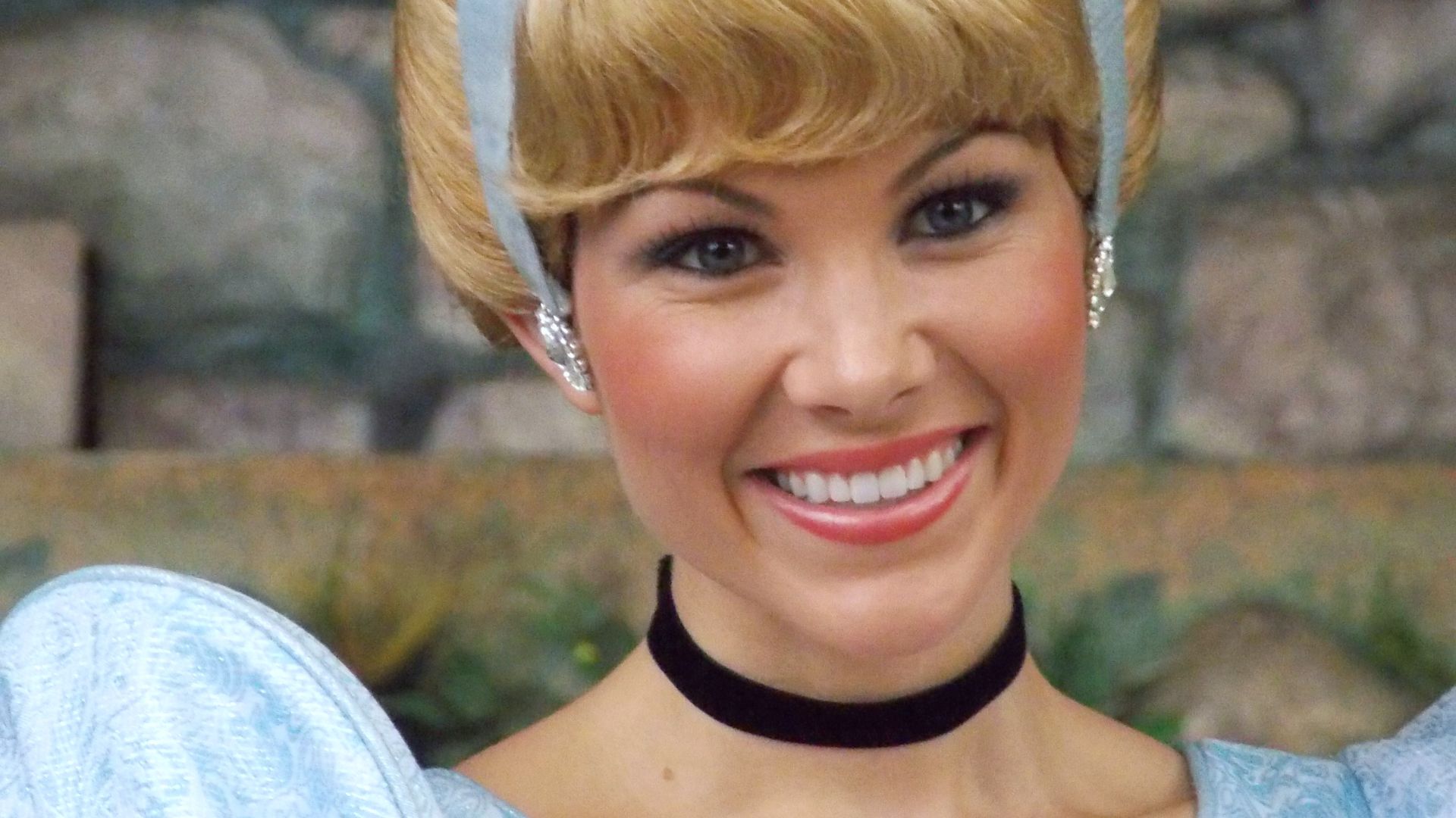 File:Disneyland Cinderella handstogether.jpg