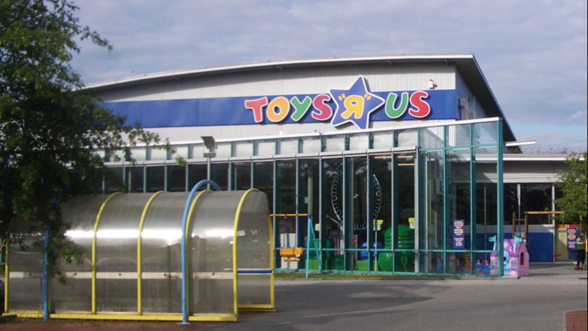 File:Toys R Us Ravensburg 2005.jpg