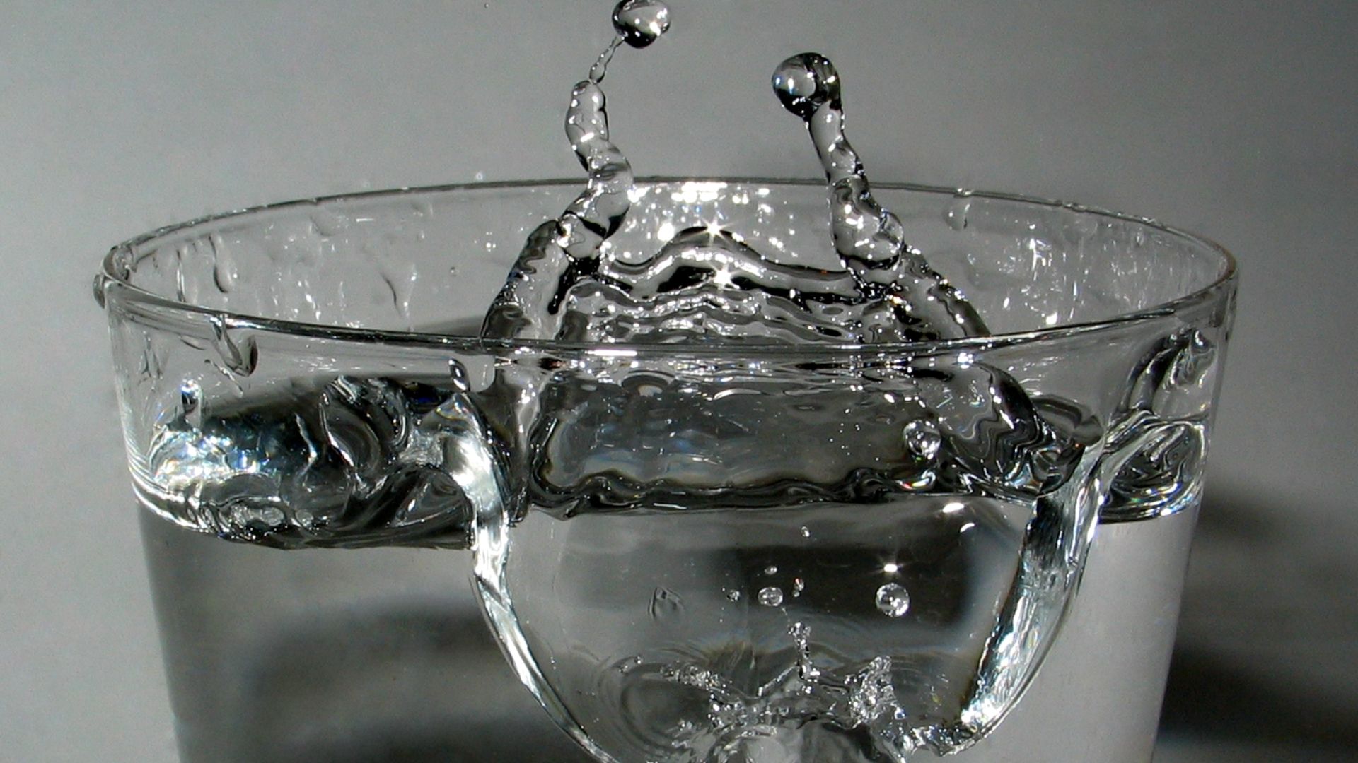 File:2006-02-13 Drop-impact.jpg