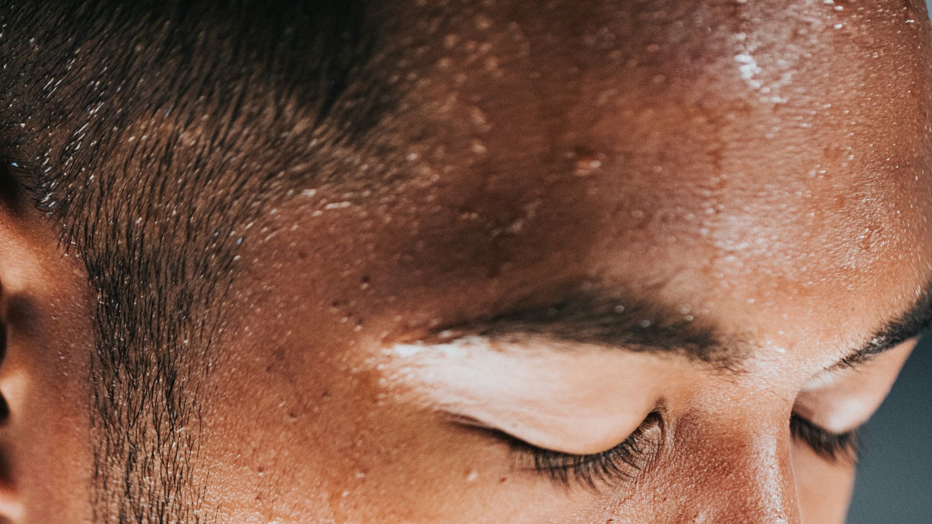 man in black crew neck shirt