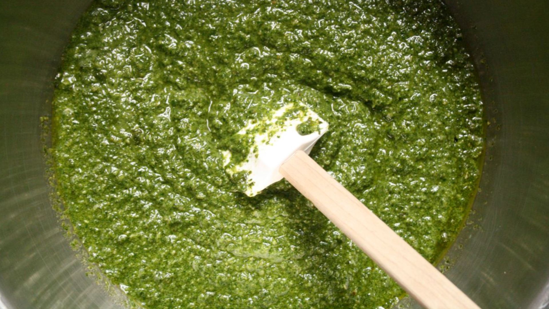 File:Making pesto.jpg