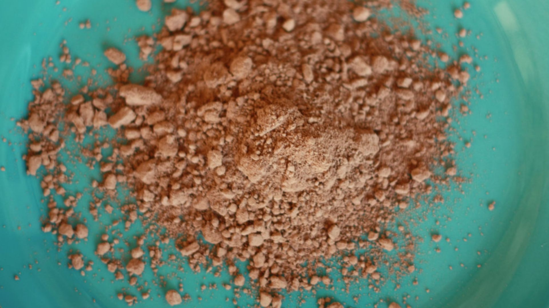 File:Raw cacao powder (3742267632).jpg