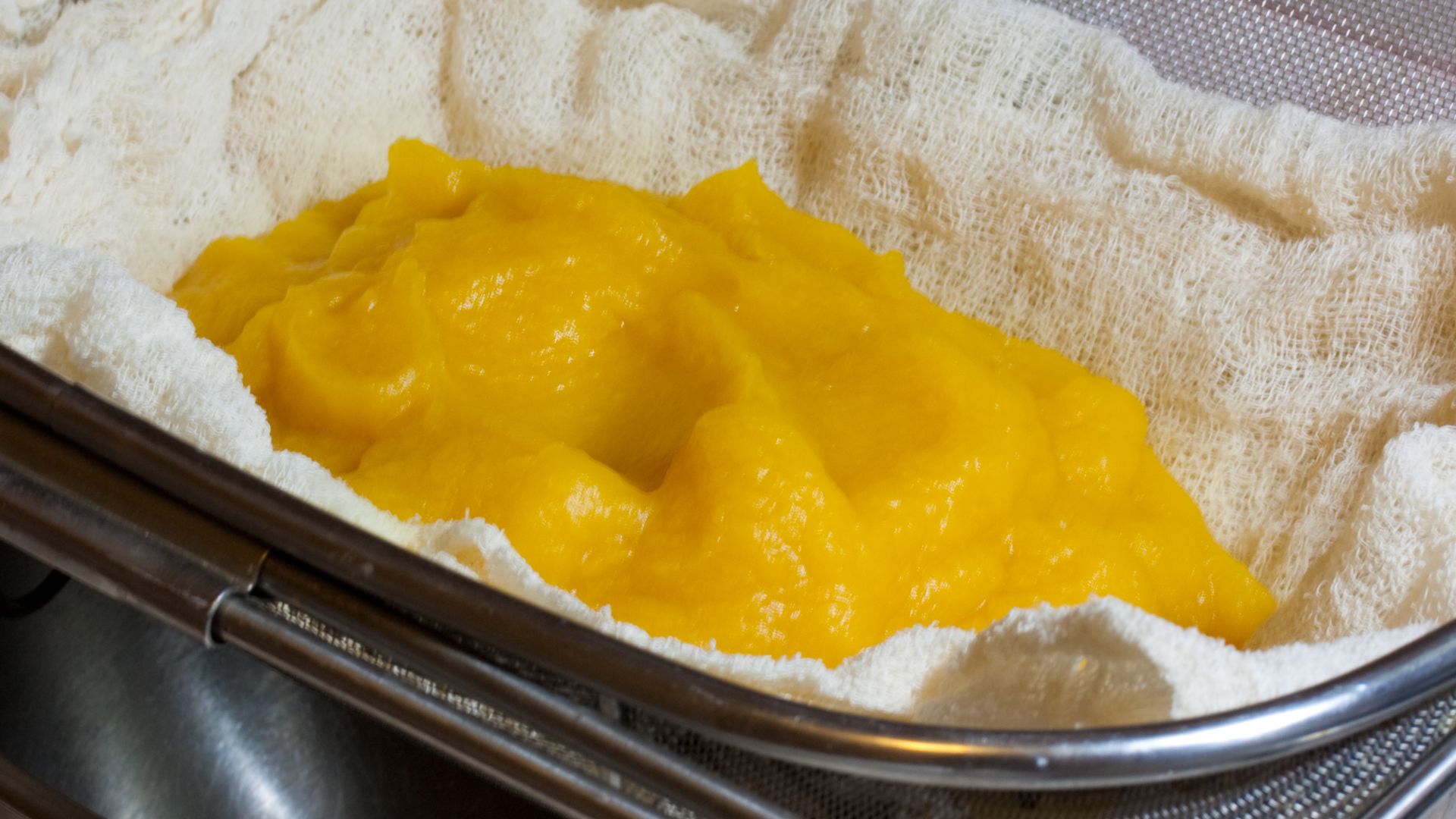 File:Pumpkin Puree Drained (4107746280).jpg