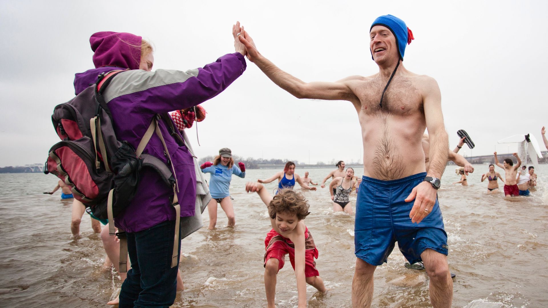 File:Plungers take the plunge 4.jpg