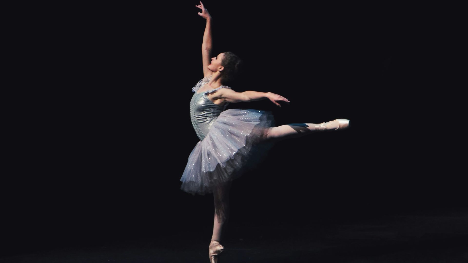 photography of dancing ballerina