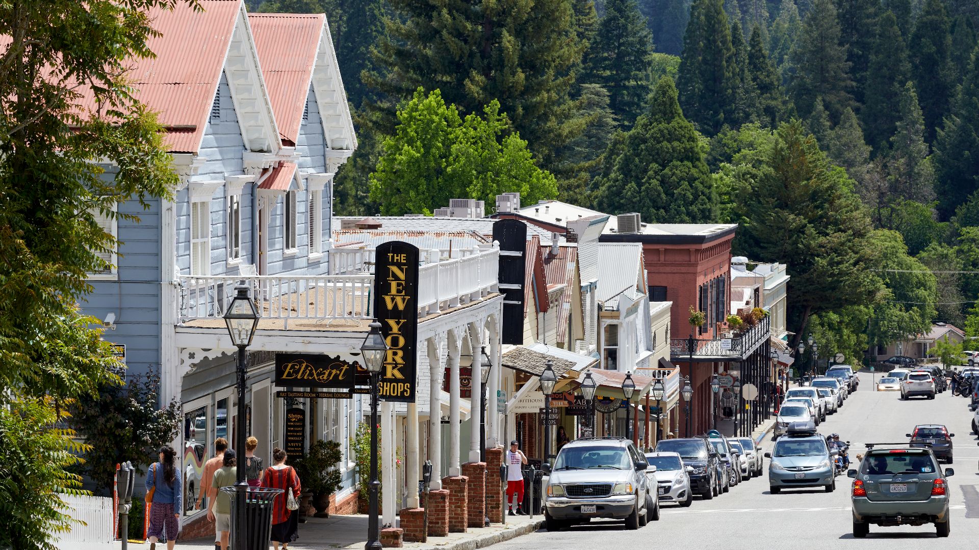 File:Broad Street Downtown Area in Nevada City, California.jpg