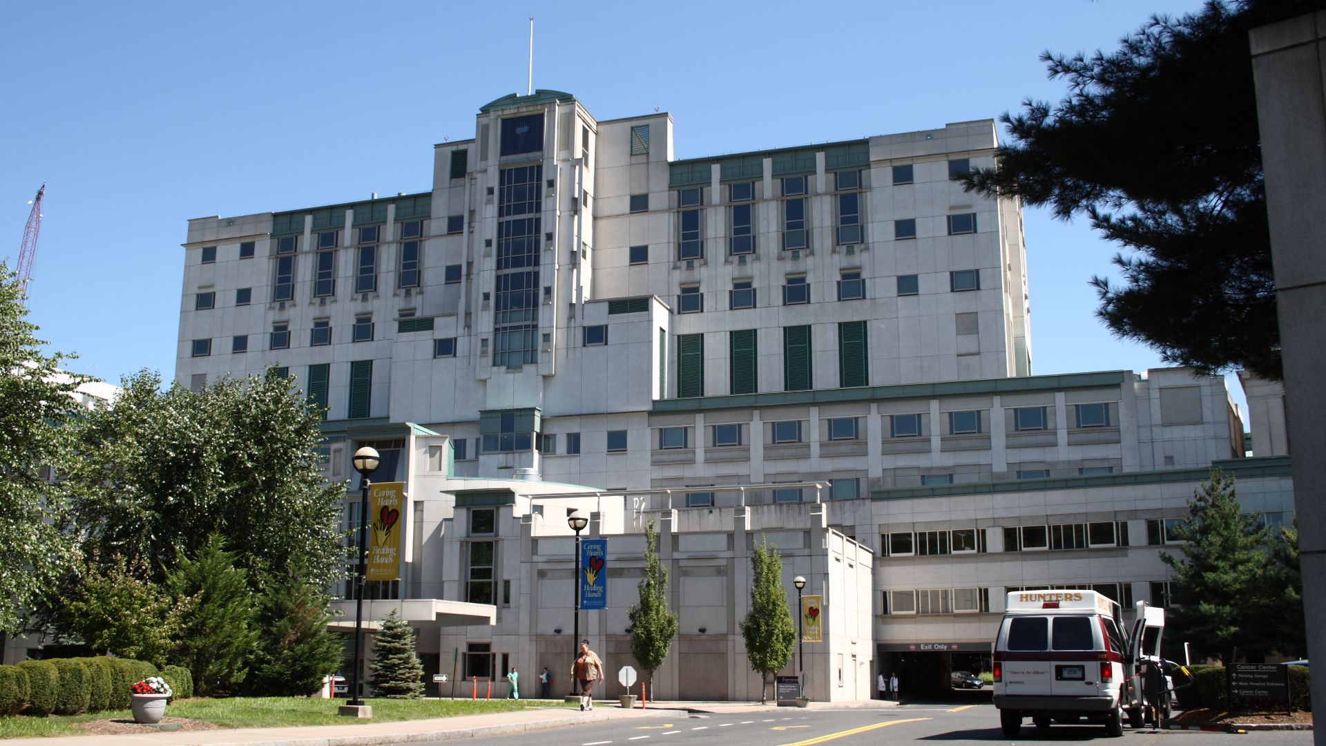 File:St. Francis Hospital, 114 Woodland Street in Hartford, Connecticut, 2009-09-02.jpg