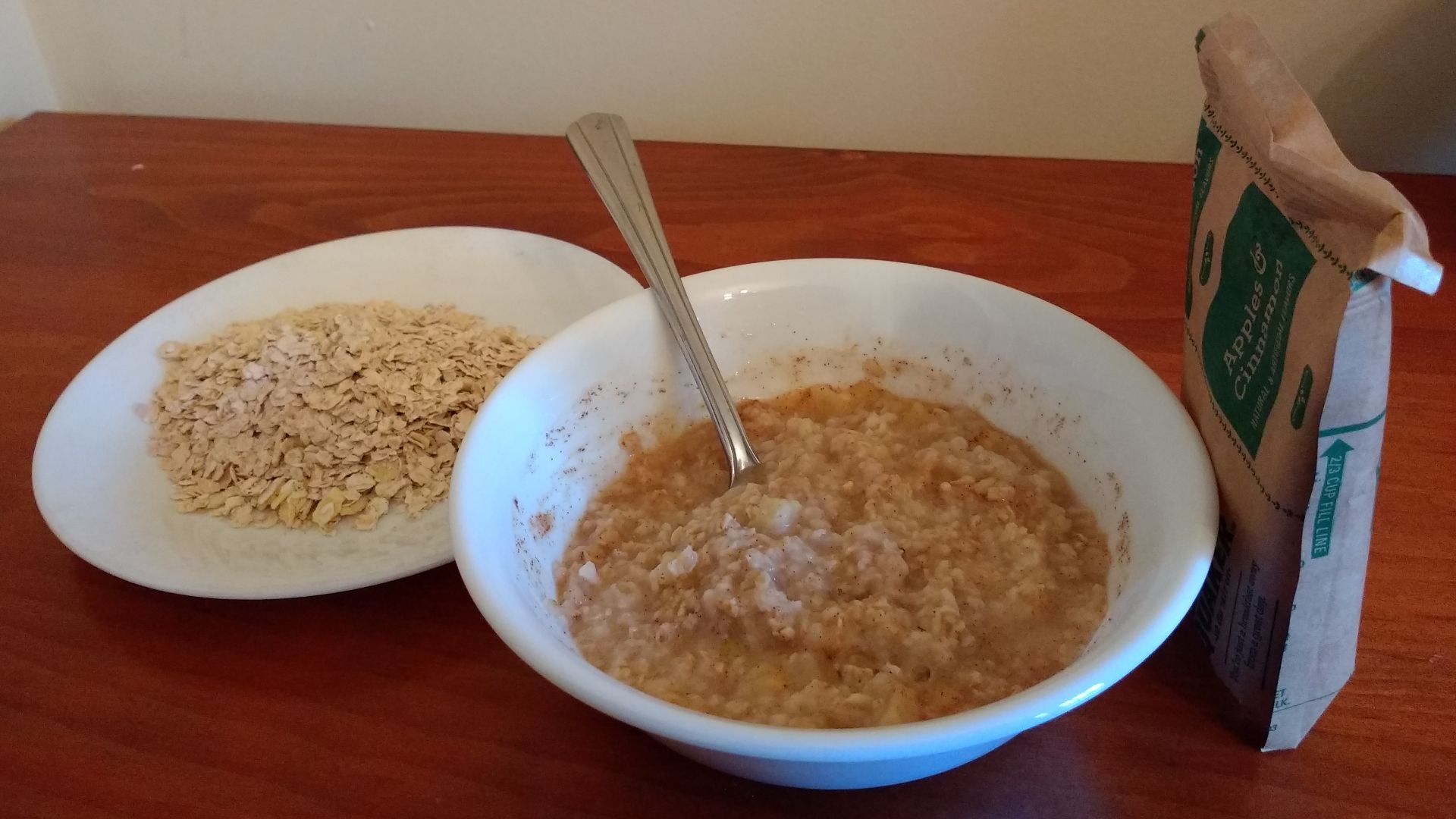File:Quaker apples & cinnamon instant oatmeal 2.jpg