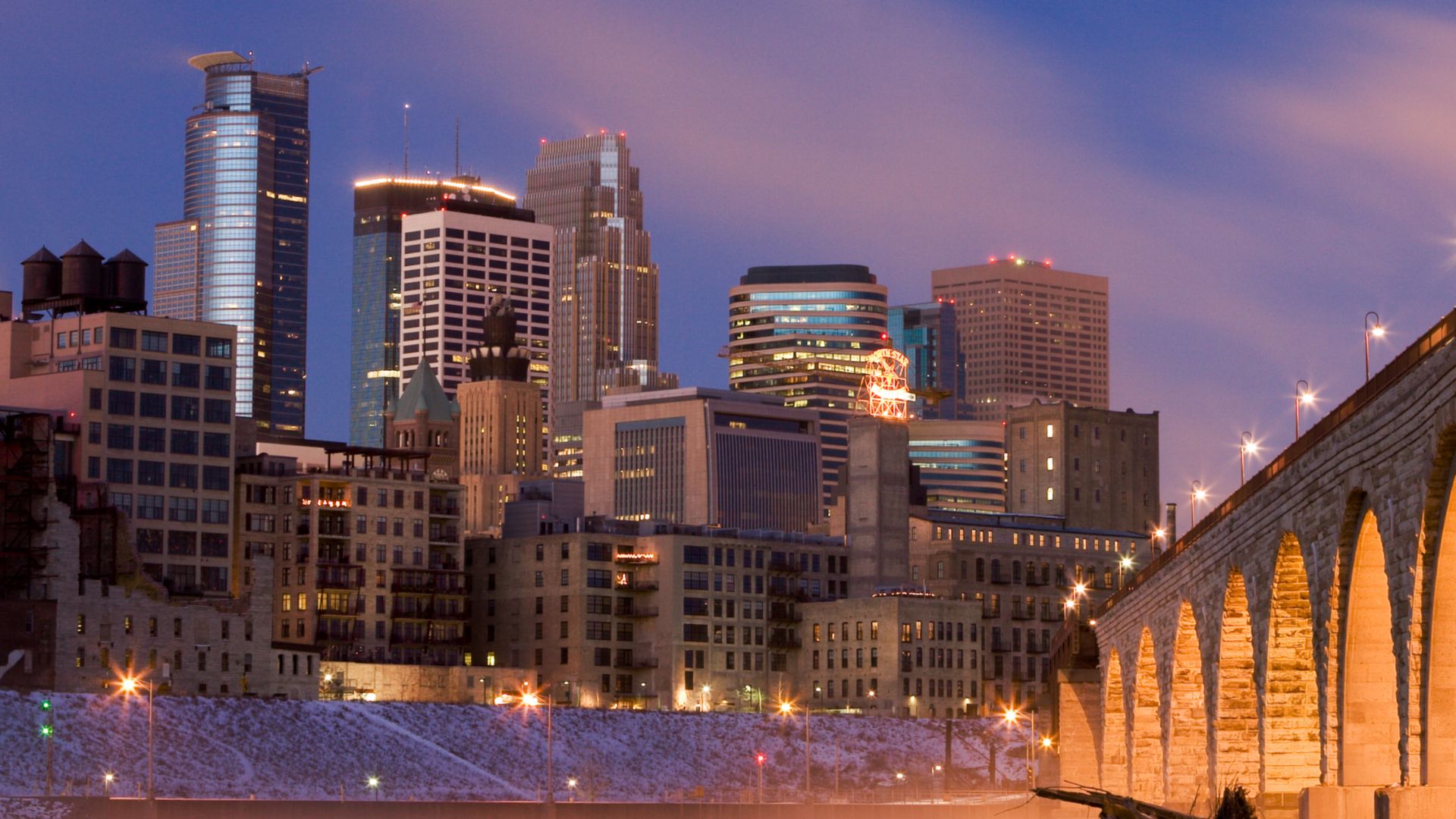 File:Minneapolis on Mississippi River.jpg