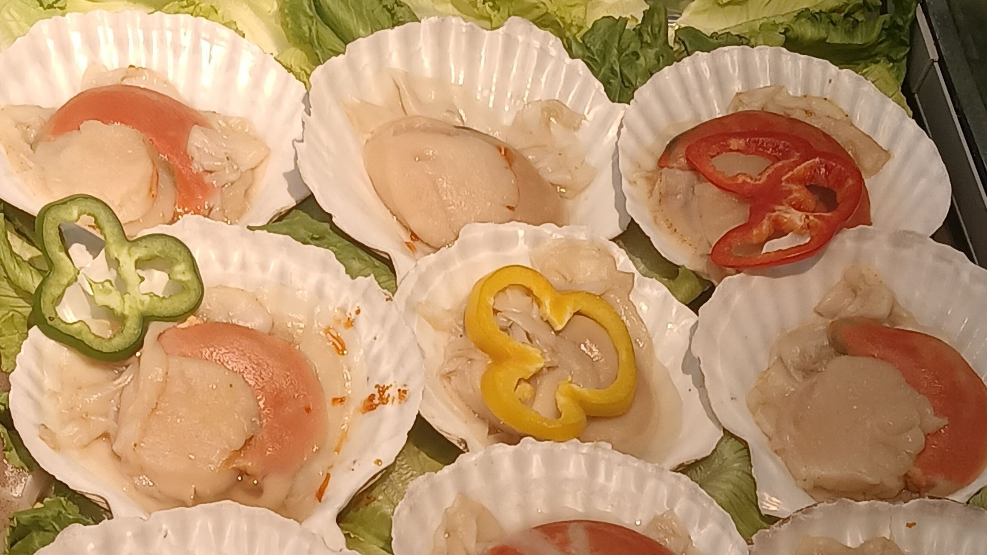 File:Freshippo steamed scallops with garlic vermicelli.jpg