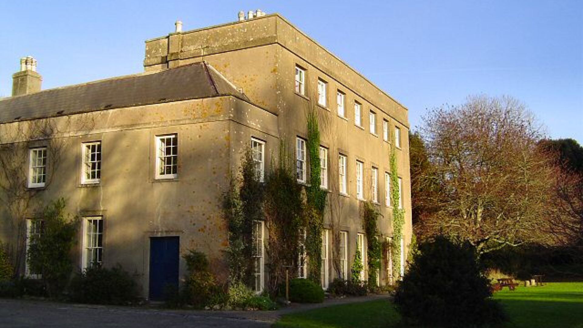 File:Gaia House - South Devon - geograph.org.uk - 82120.jpg