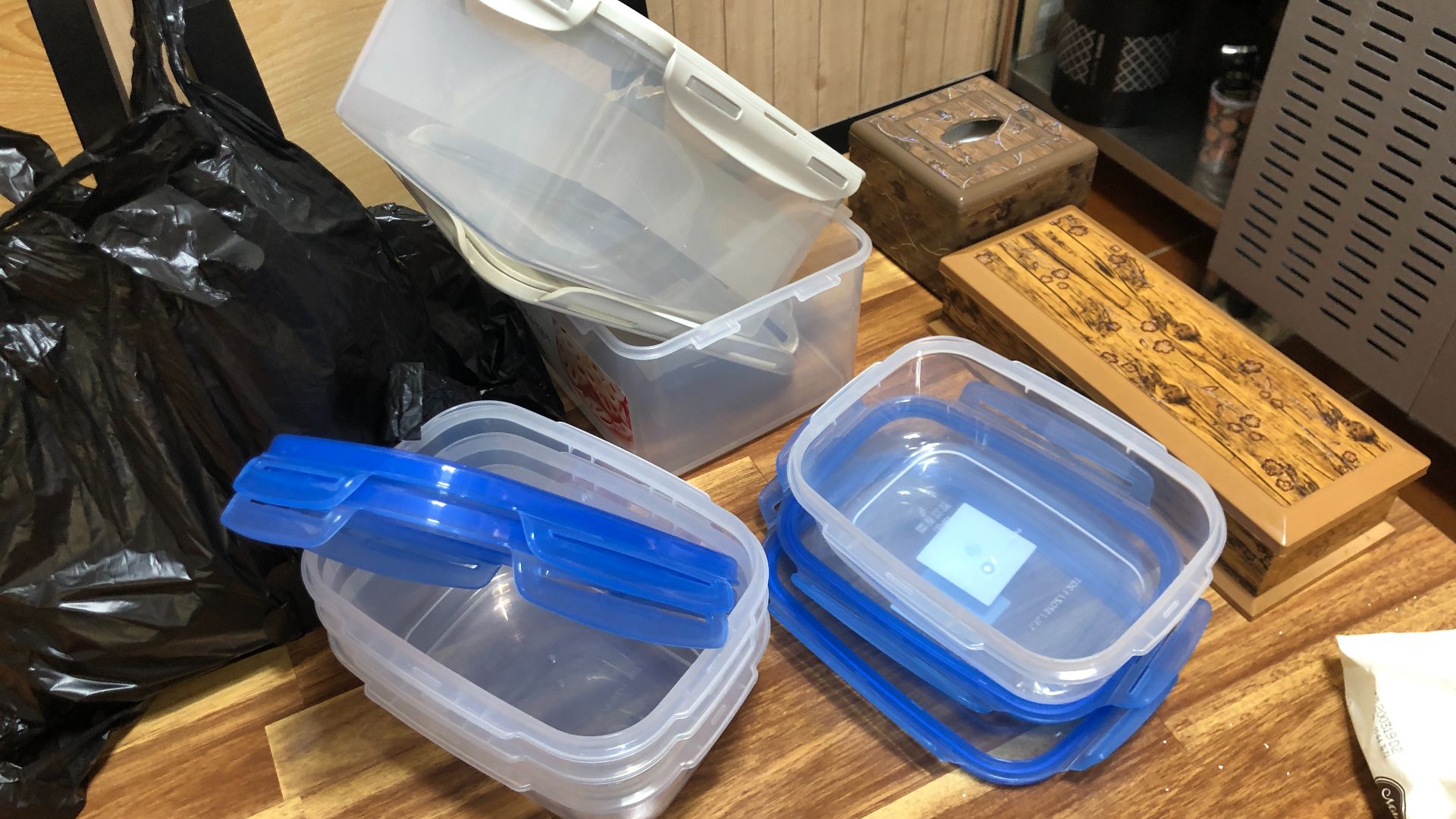 File:Plastic food containers in South Korea.jpg