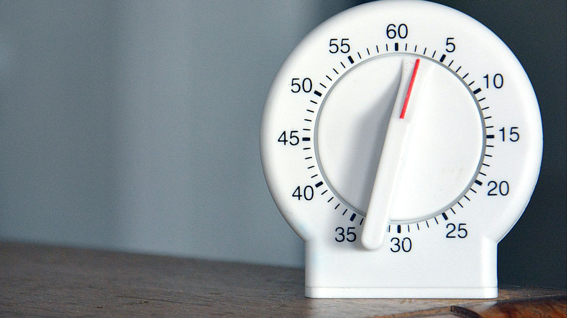 black and white analog egg timer