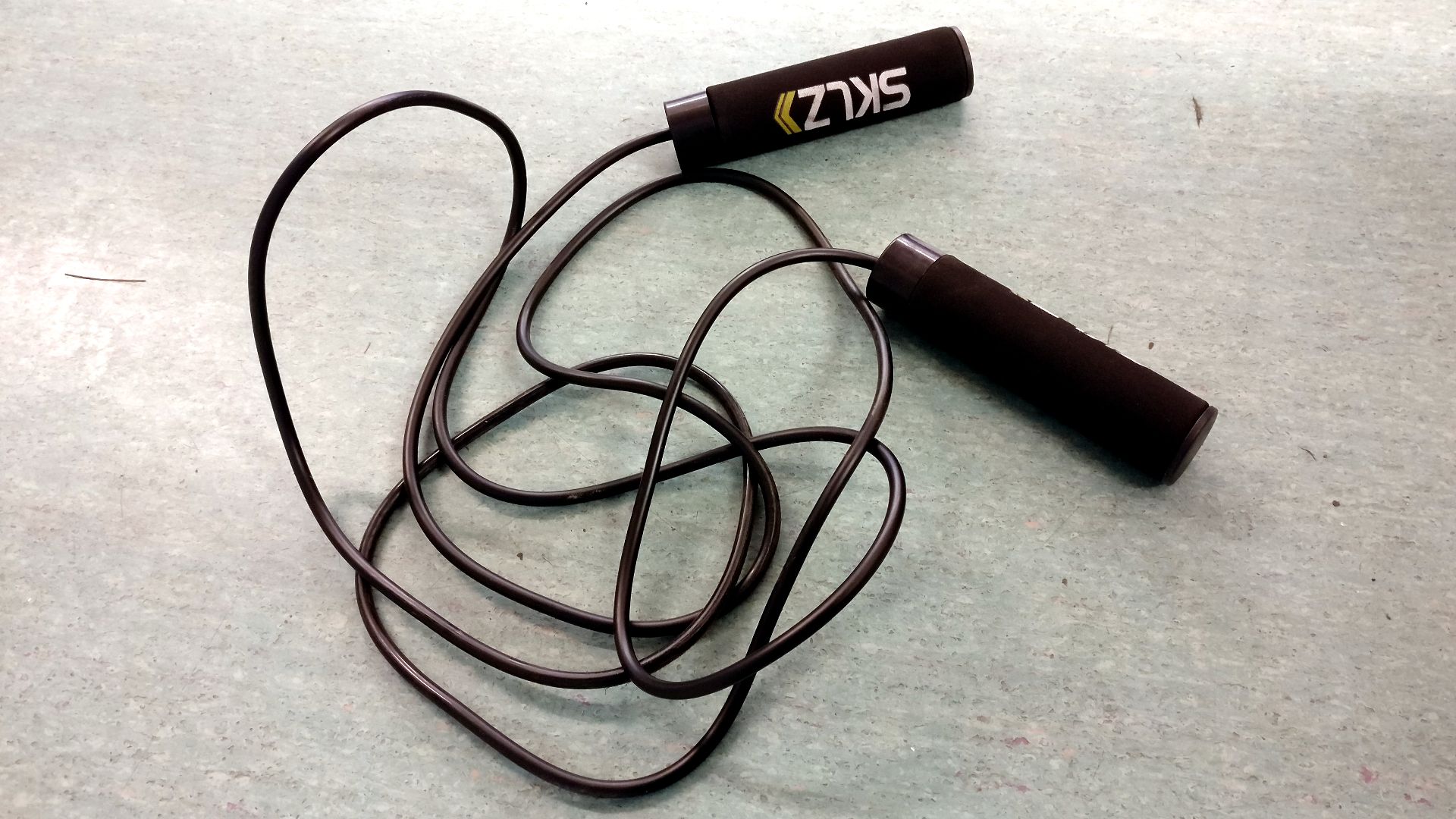 File:Jump rope in ground.jpg