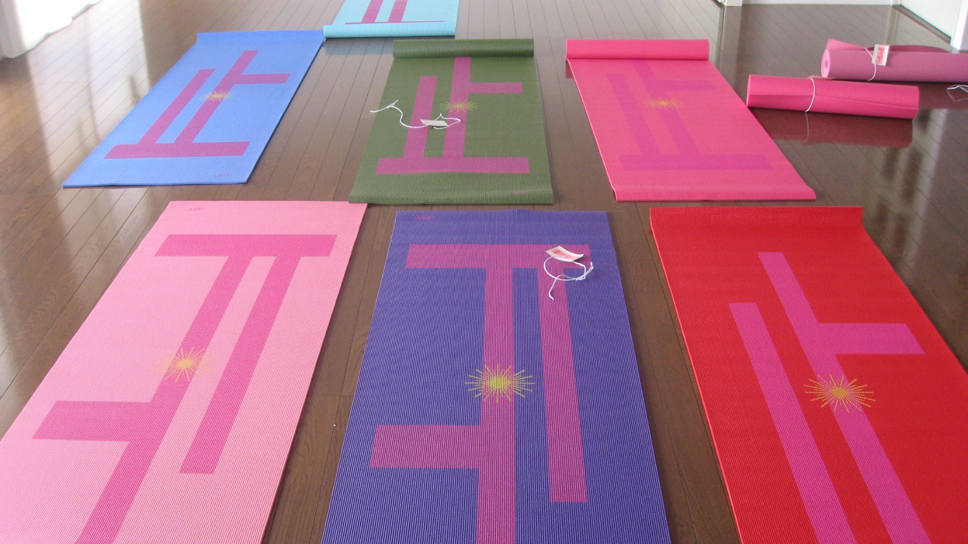 File:Tomare Yoga Mats.JPG