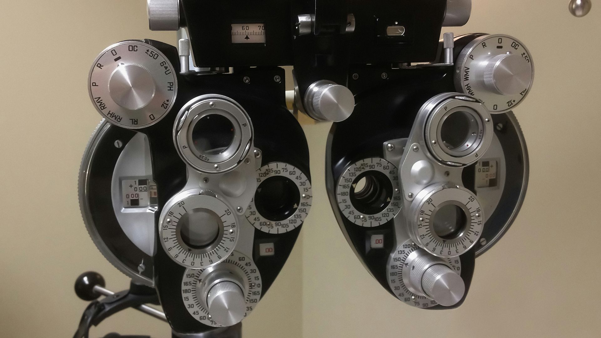 a close up of a microscope on a table