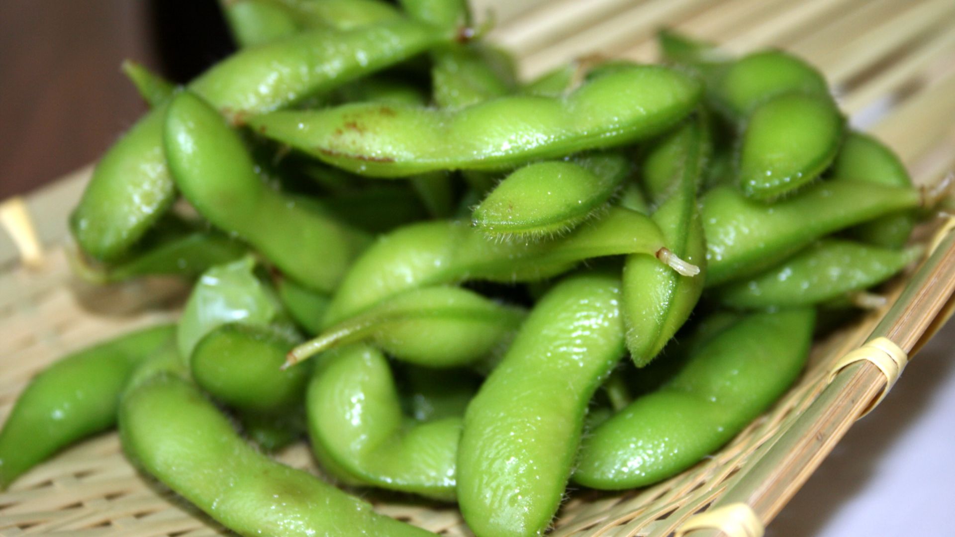 File:Edamame by Zesmerelda in Chicago.jpg