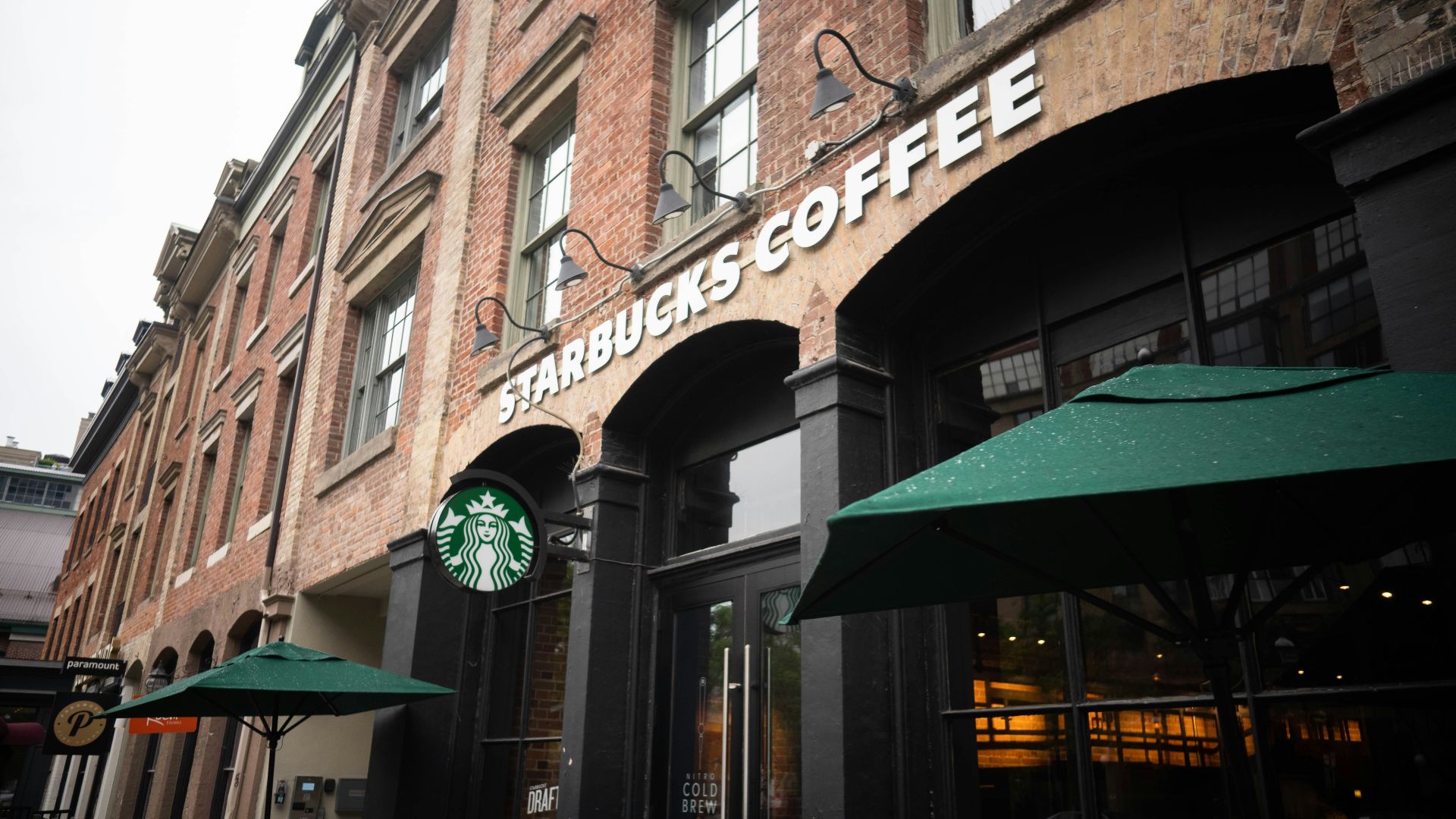 Starbucks Coffee building during daytime