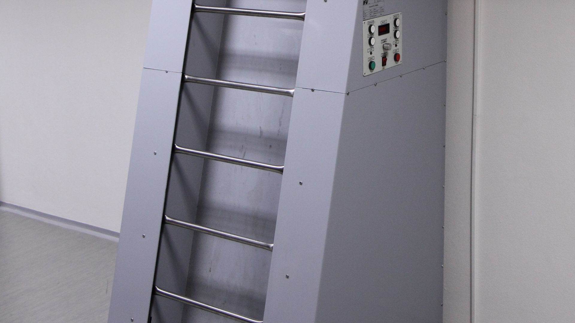 File:Infinite ladder.jpg